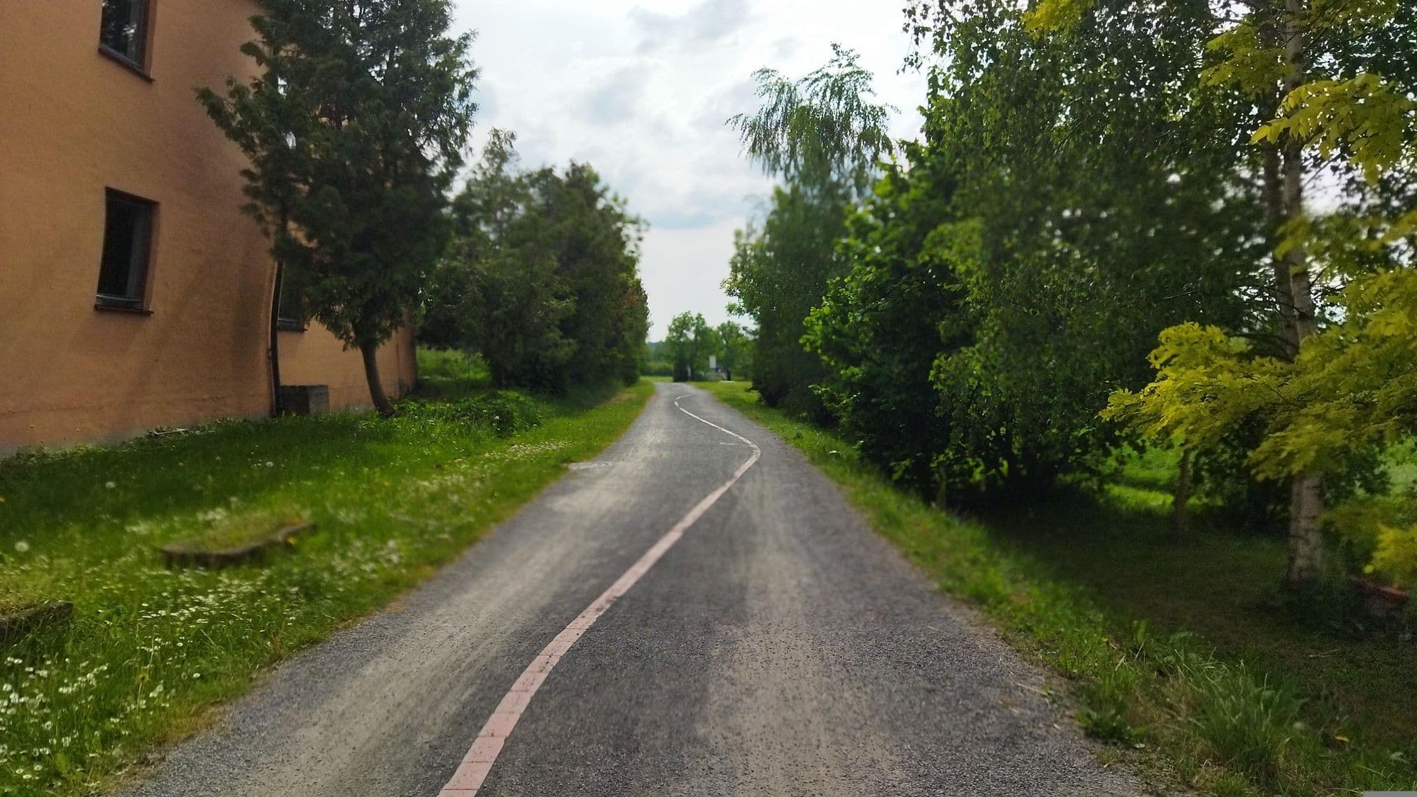 Street view near Flair Hotel und fränkisches Gasthaus Zum Benediktiner, Sommerach — © changchun1 (CC BY-SA · Mapillary)