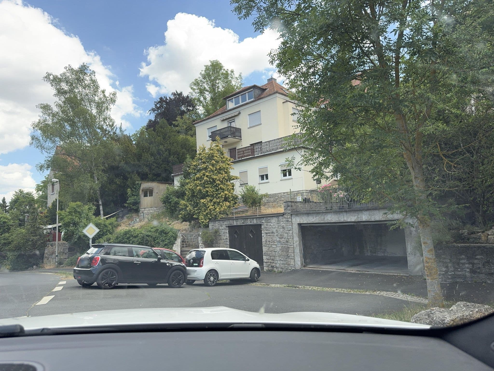 Street view near Elfriede Schmidt Vermietung von Ferienwohnungen, Marktbreit — © aleksic (CC BY-SA · Mapillary)