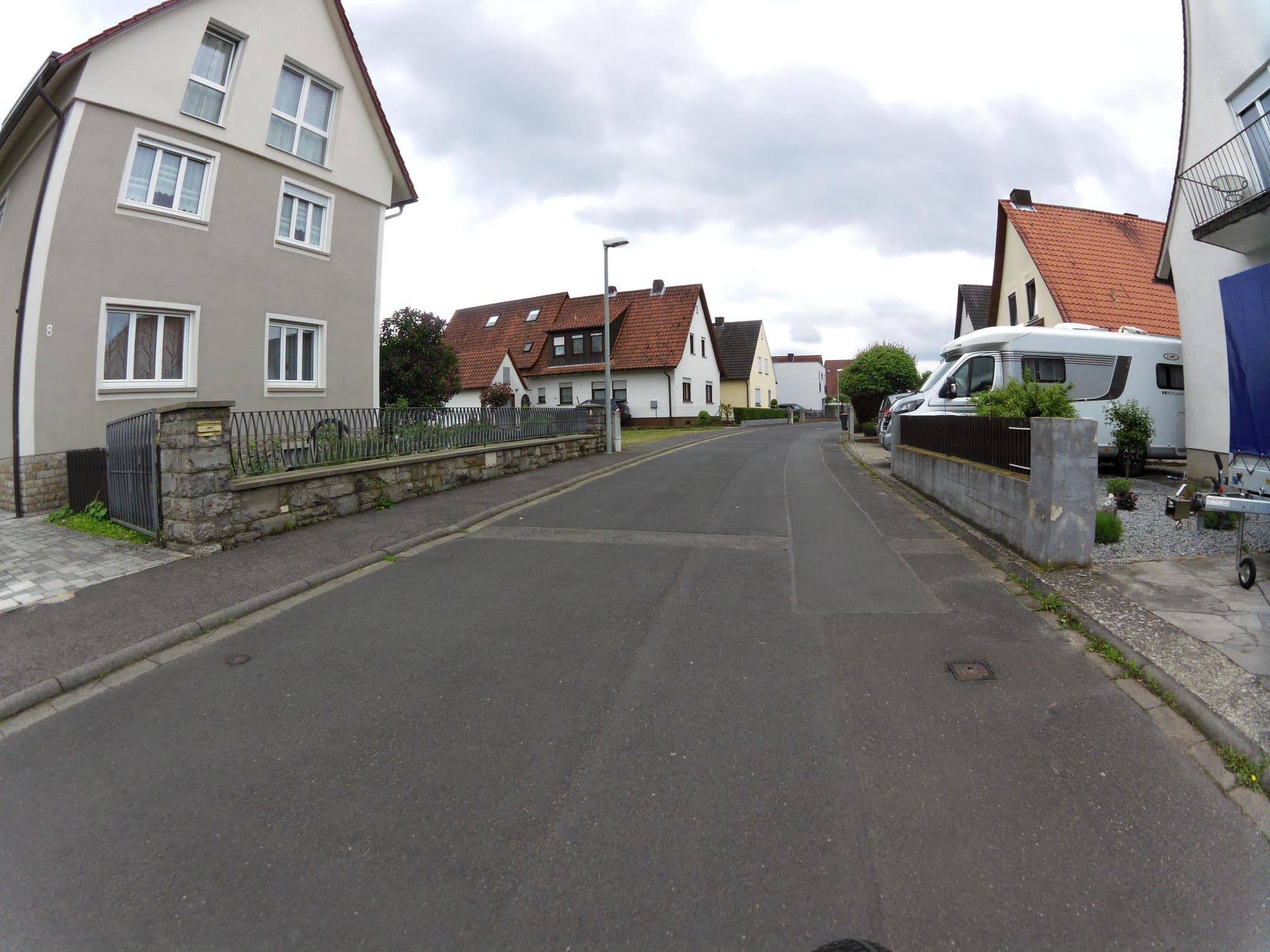 Street view near Ferienwohnungen Scheuring Volkach, Volkach — © zoegglmeyr1 (CC BY-SA · Mapillary)