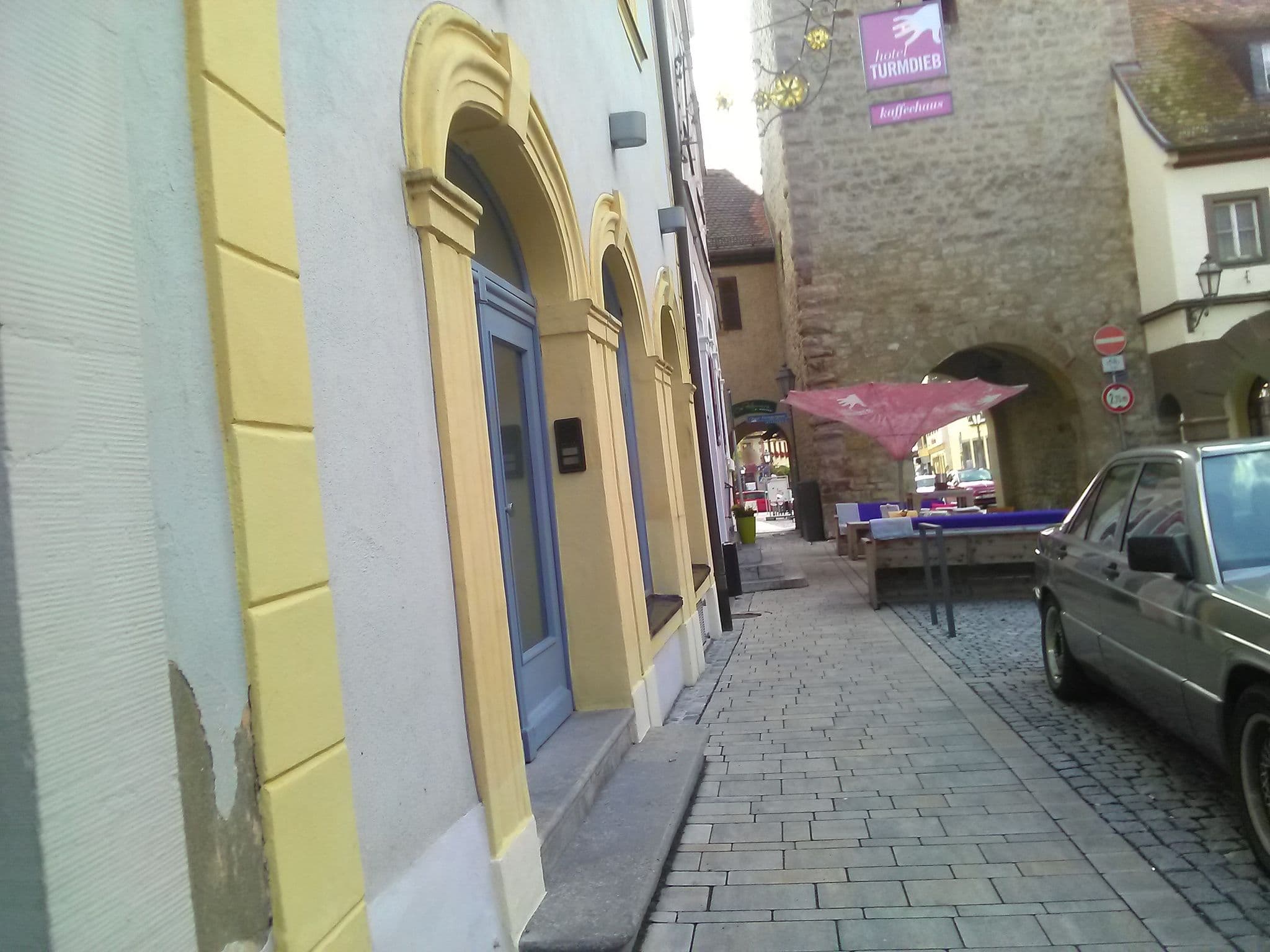 Street view near Cafe Weinkeller Breitenbach, Volkach — © bernd_niemann (CC BY-SA · Mapillary)