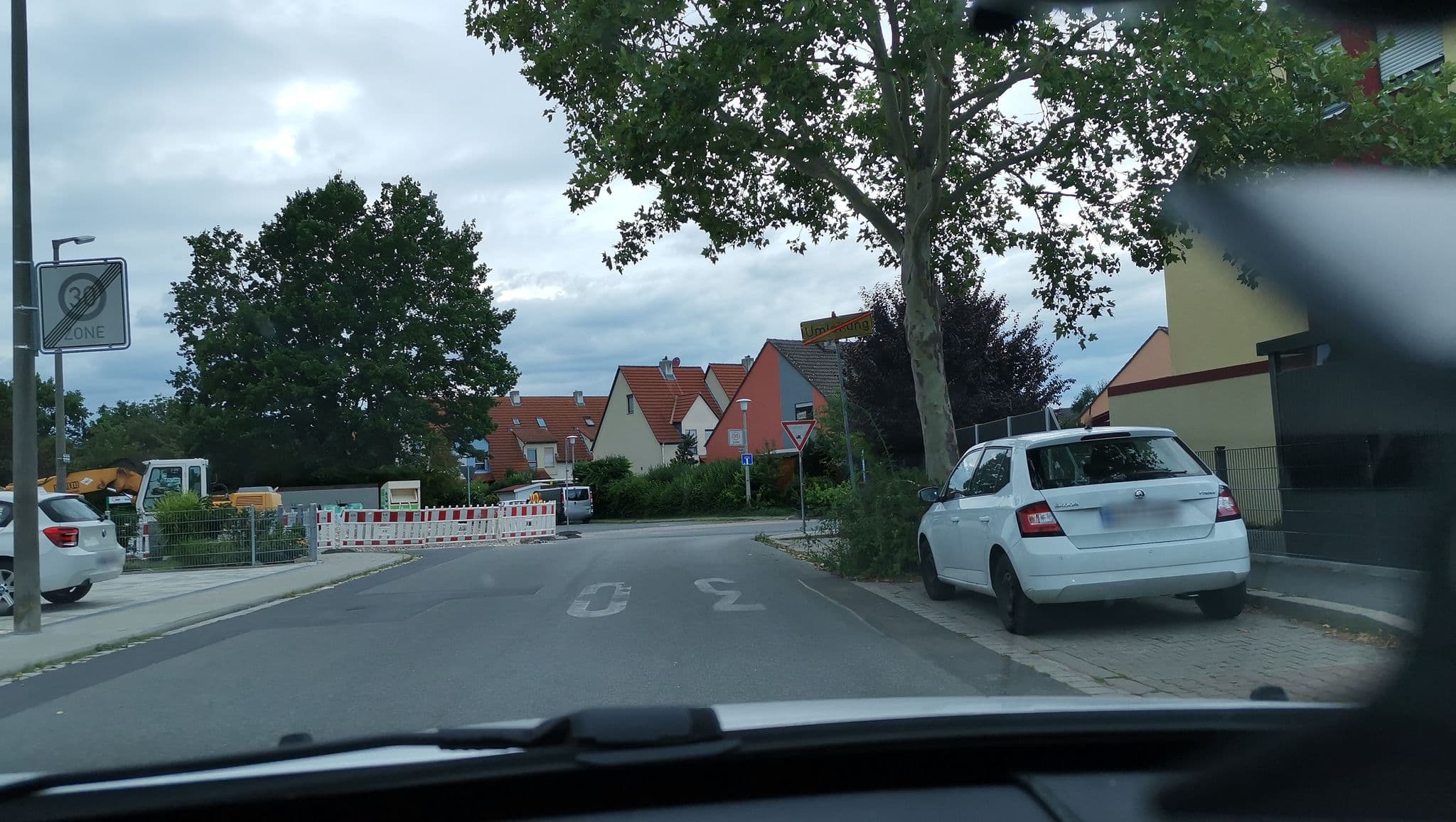 Street view near Villa Toskana, Zirndorf — © thoschi (CC BY-SA · Mapillary)