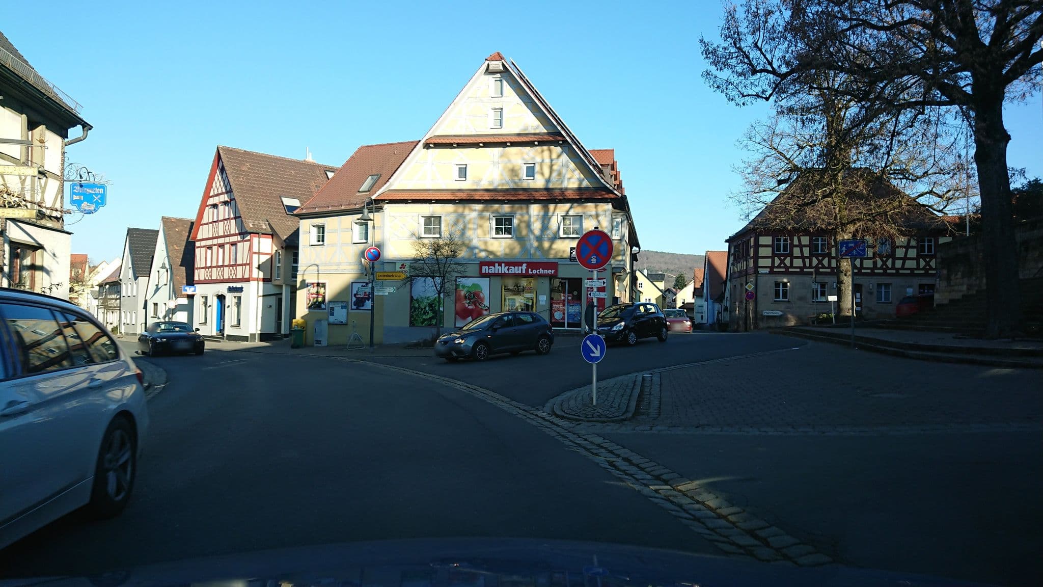 Street view near Landgasthof zur Sonne, Kirchehrenbach — © tiefseeaal (CC BY-SA · Mapillary)