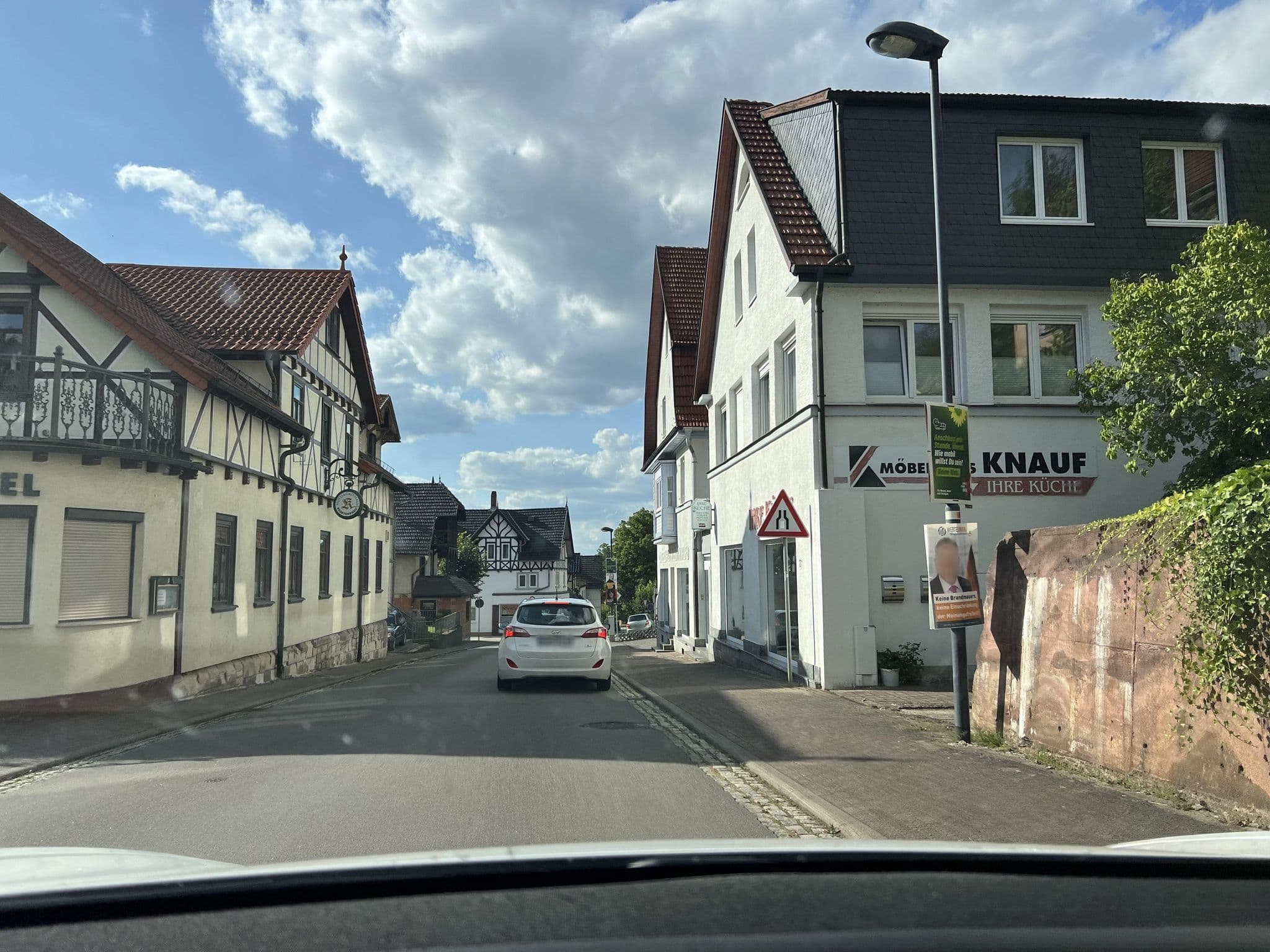 Street view near Hotel & Gasthaus Klosterbräu, Bad Liebenstein — © ottor (CC BY-SA · Mapillary)