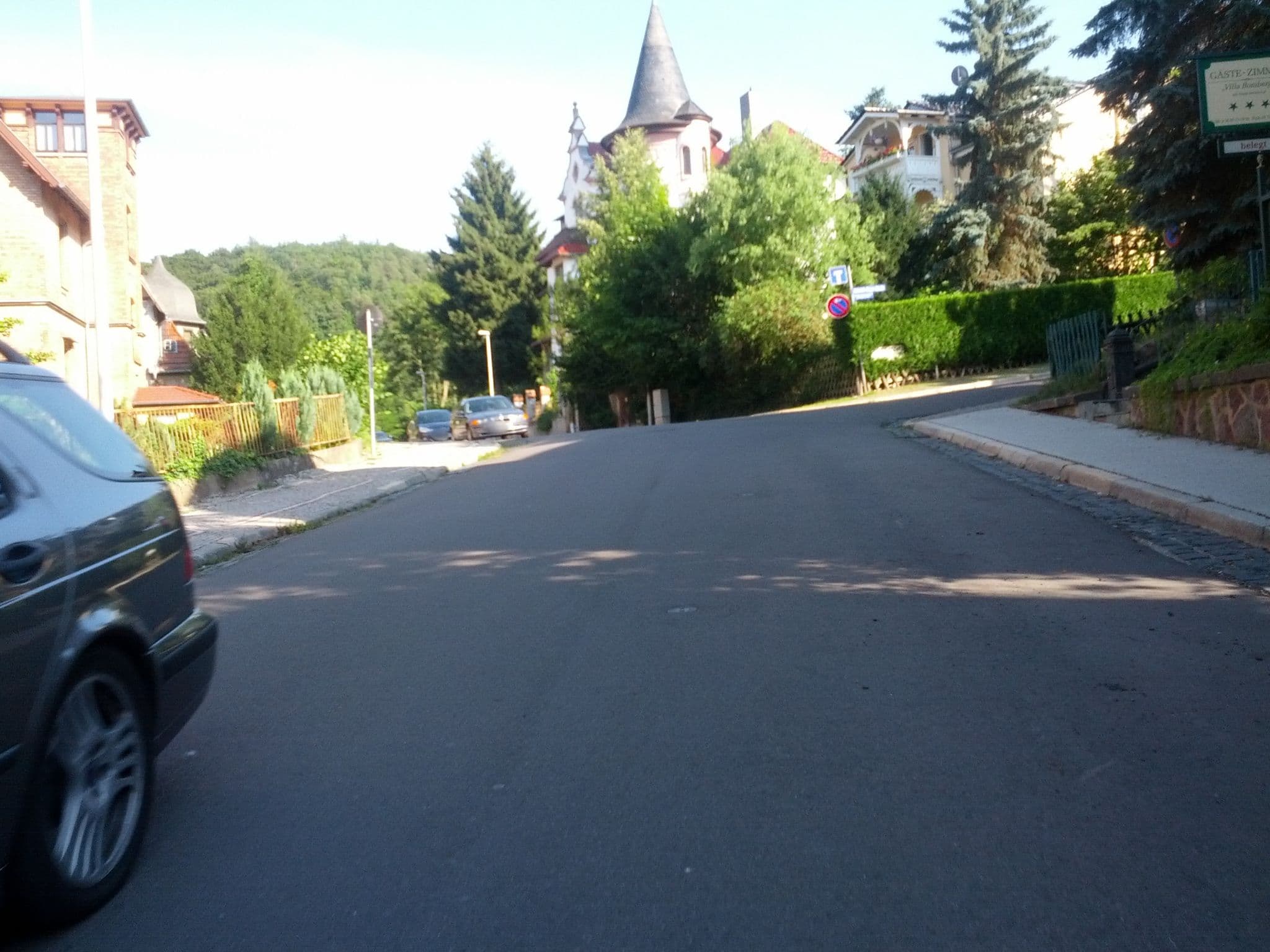 Street view near Kilian Bernd, Dipl.-Lehrer, Kilian Christine, Eisenach — © zoegglmeyr (CC BY-SA · Mapillary)