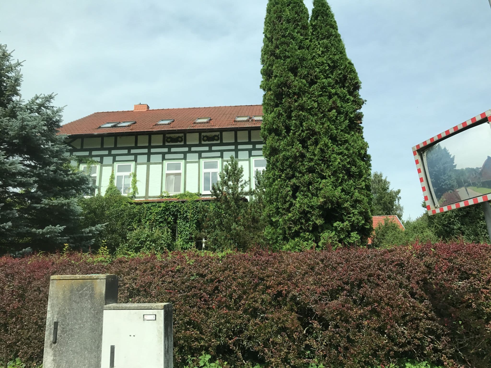 Street view near Ferienhof Am Wunderberg, Weißenborn-Lüderode — © bitnapper (CC BY-SA · Mapillary)