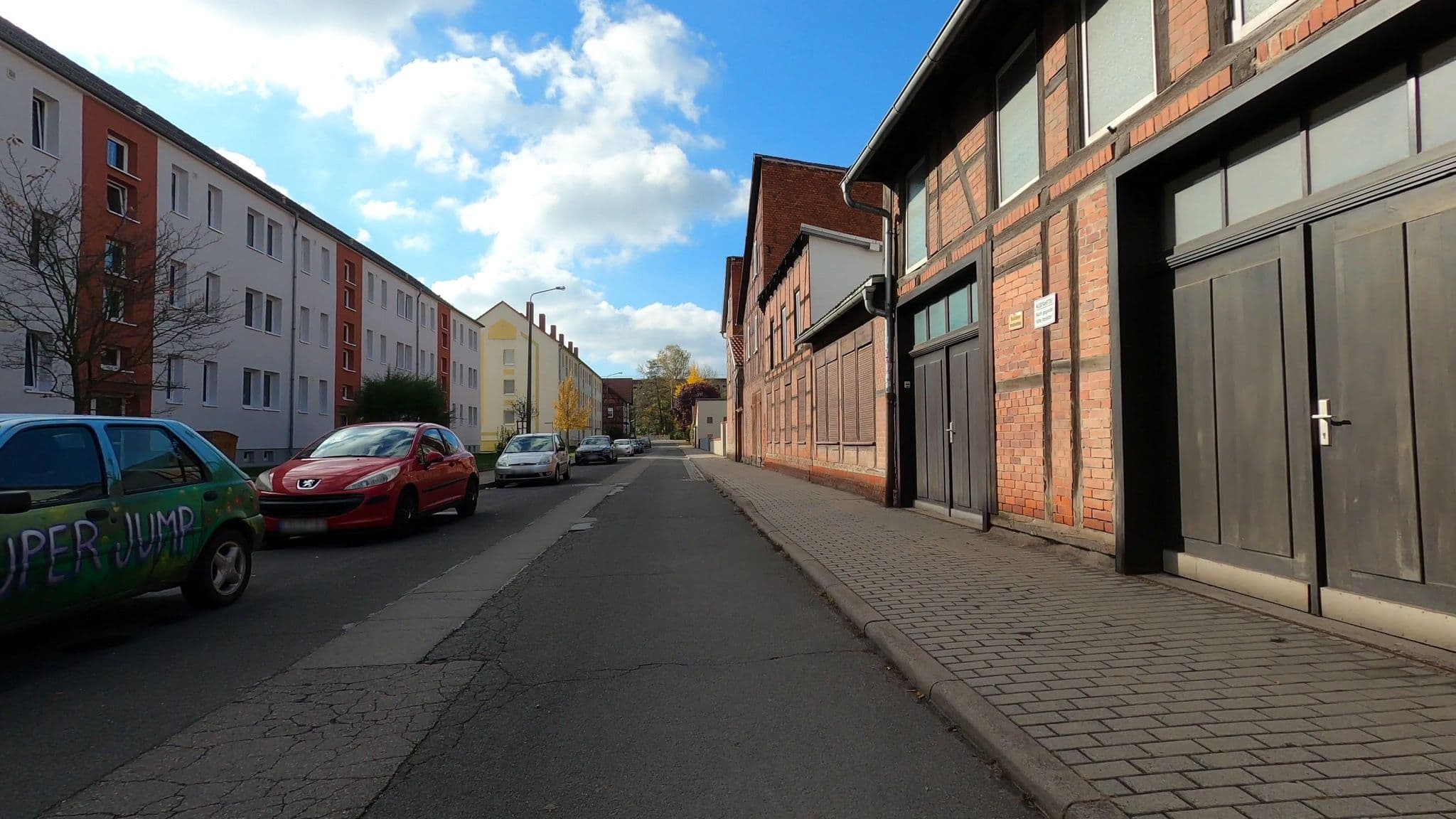 Street view near Zum Ginkgobaum Frühstückshotel, Stadtilm — © camdrive2000 (CC BY-SA · Mapillary)