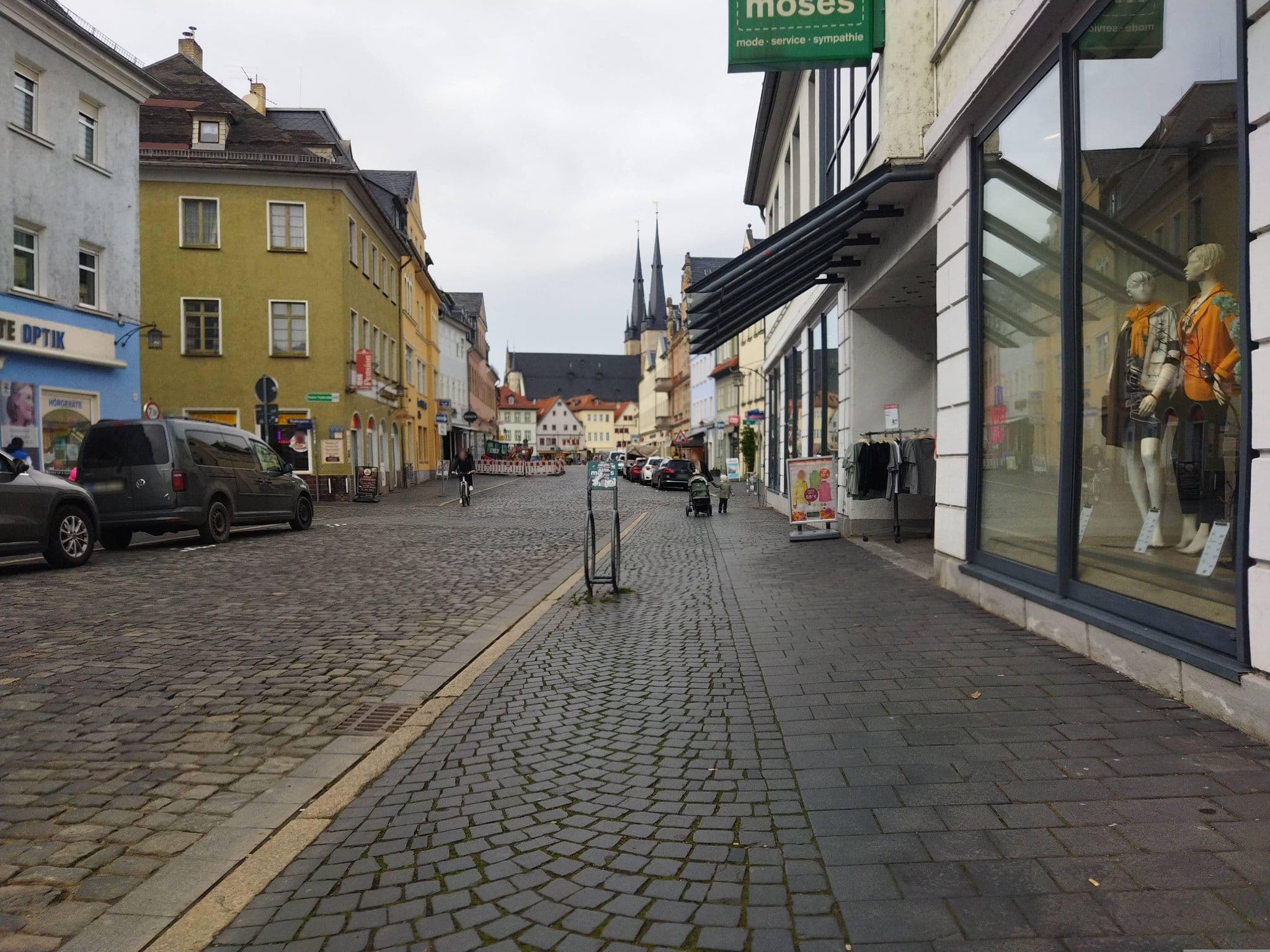 Street view near Hotel Toepferstueb'L, Saalfeld — © changchun1 (CC BY-SA · Mapillary)