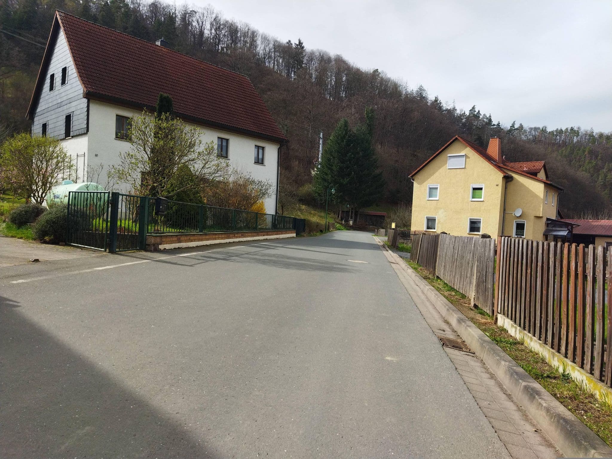 Street view near Imkerhof Beyer, Saalfeld — © changchun1 (CC BY-SA · Mapillary)