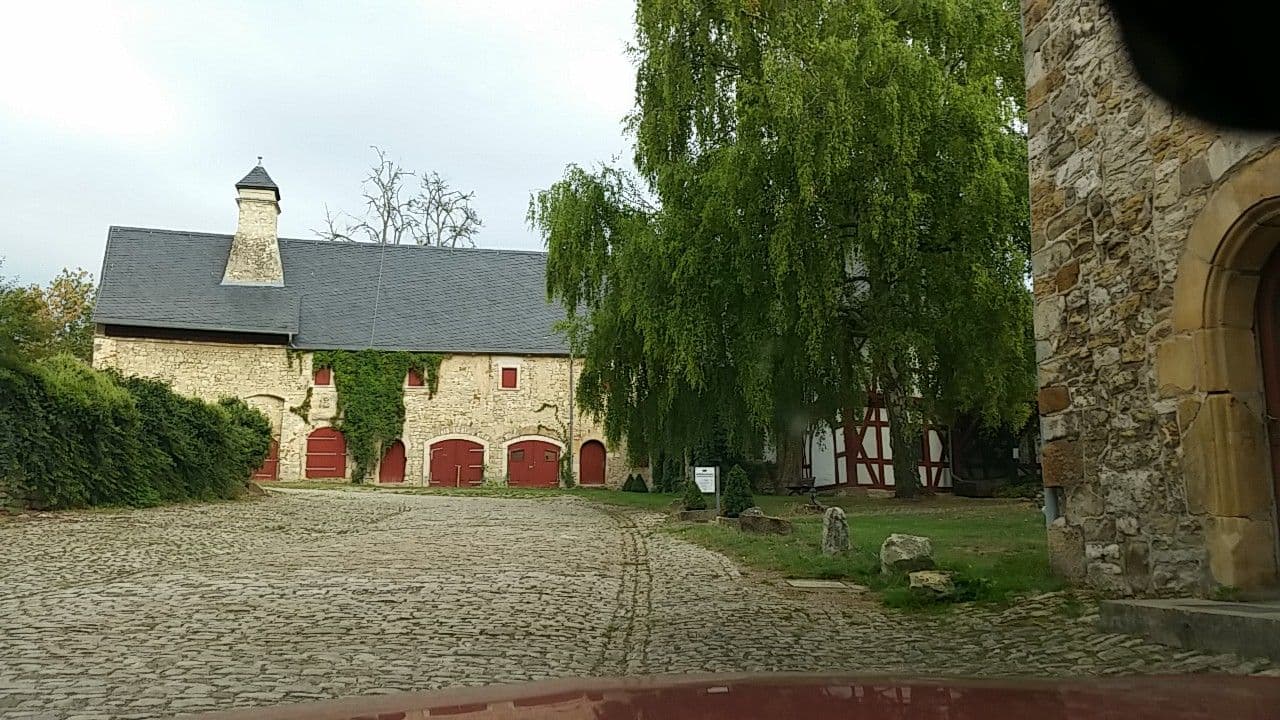 Street view near Schloßhotel & Restaurant Beichlingen, Kölleda — © tian (CC BY-SA · Mapillary)