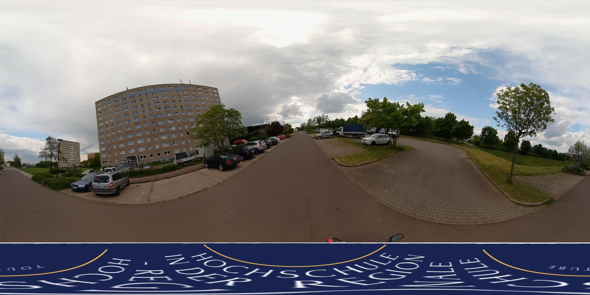 Street view near Hotel & Appartmenthaus Bauverein Halle & Leuna, Dieskau — © MarcAurel2 (CC BY-SA · Mapillary)
