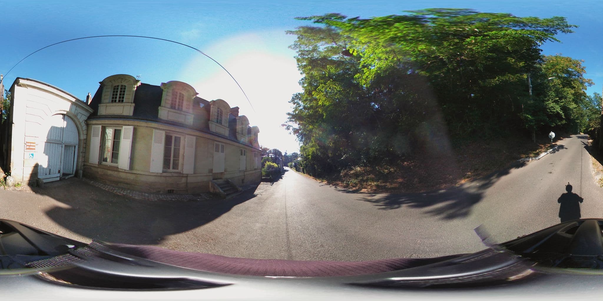 Street view near Château Hôtel de Beaulieu, Joué-lès-Tours — © monsieur_a (CC BY-SA · Mapillary)