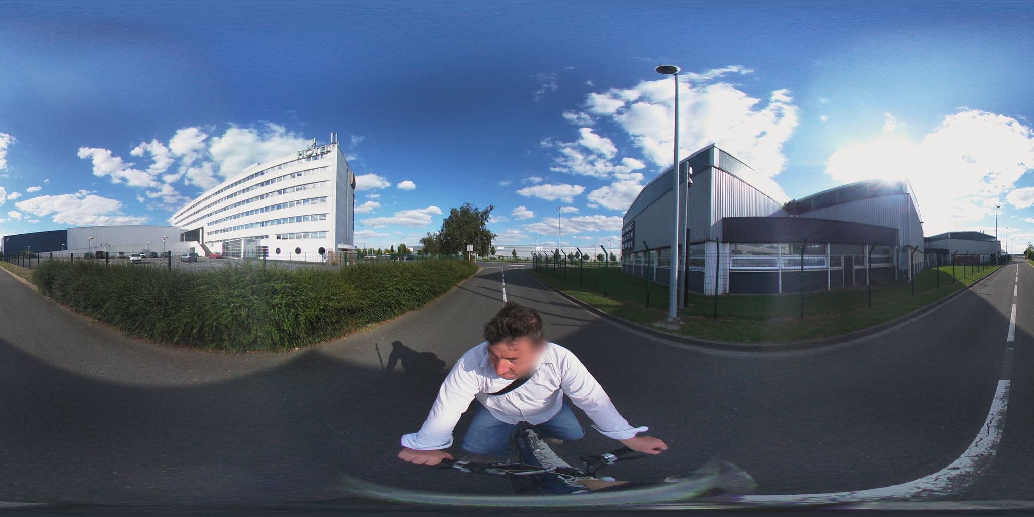 Street view near Campanile Le Bourget – Airport, Dugny — © geovelo (CC BY-SA · Mapillary)