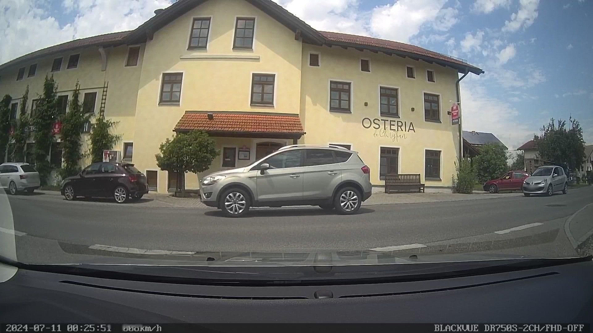 Street view near Gasthaus Lax, Eiselfing — © ledermann (CC BY-SA · Mapillary)