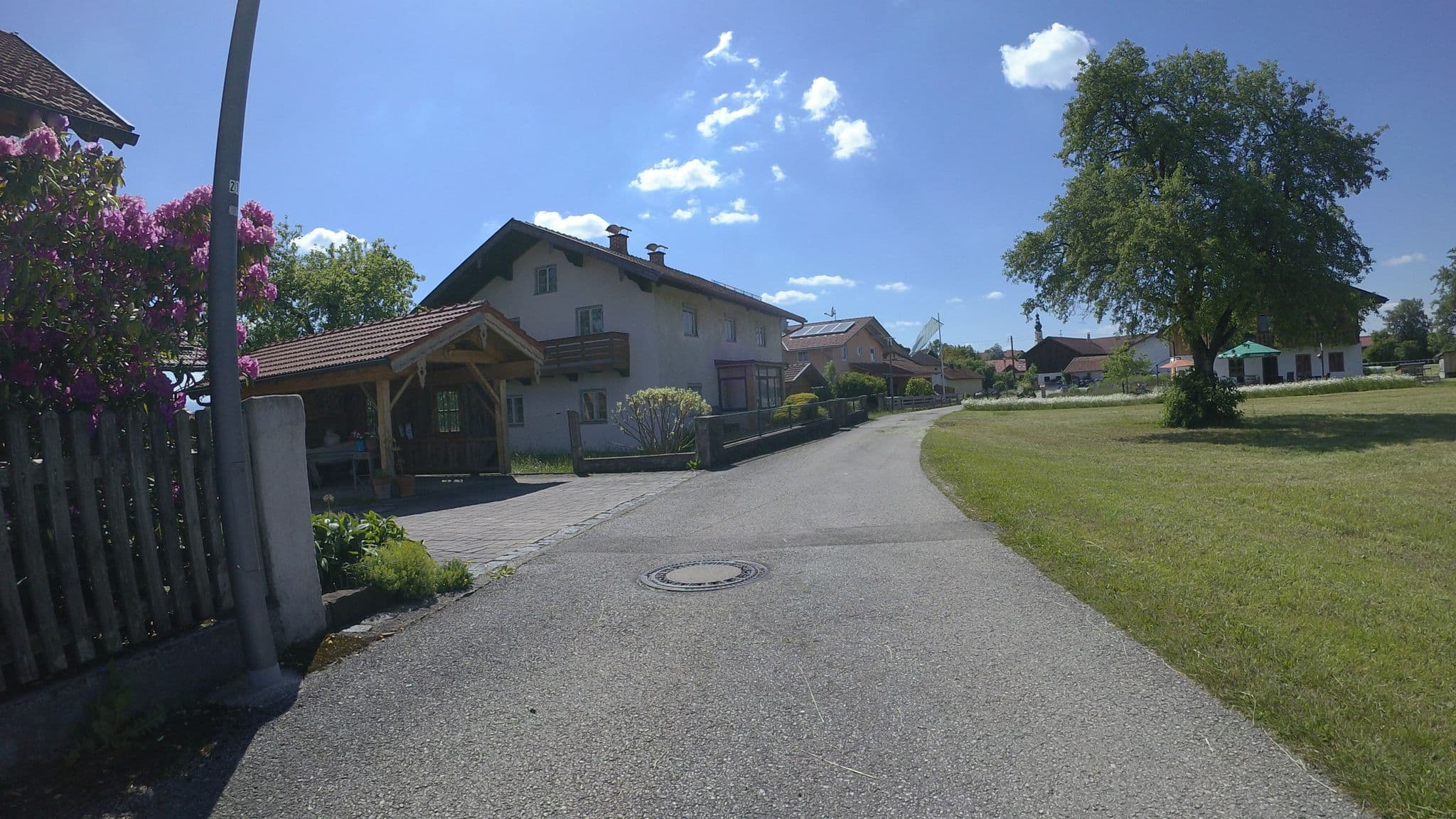 Street view near Helmut Wagner, Traunreut — © schulf (CC BY-SA · Mapillary)