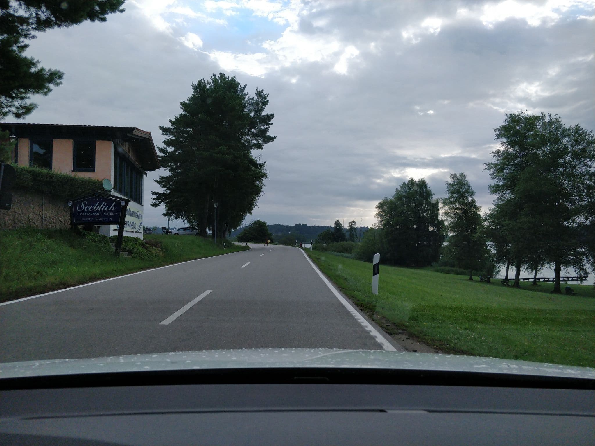 Street view near Hotel Seeblick Pelham, Höslwang — © thomas_ganter (CC BY-SA · Mapillary)