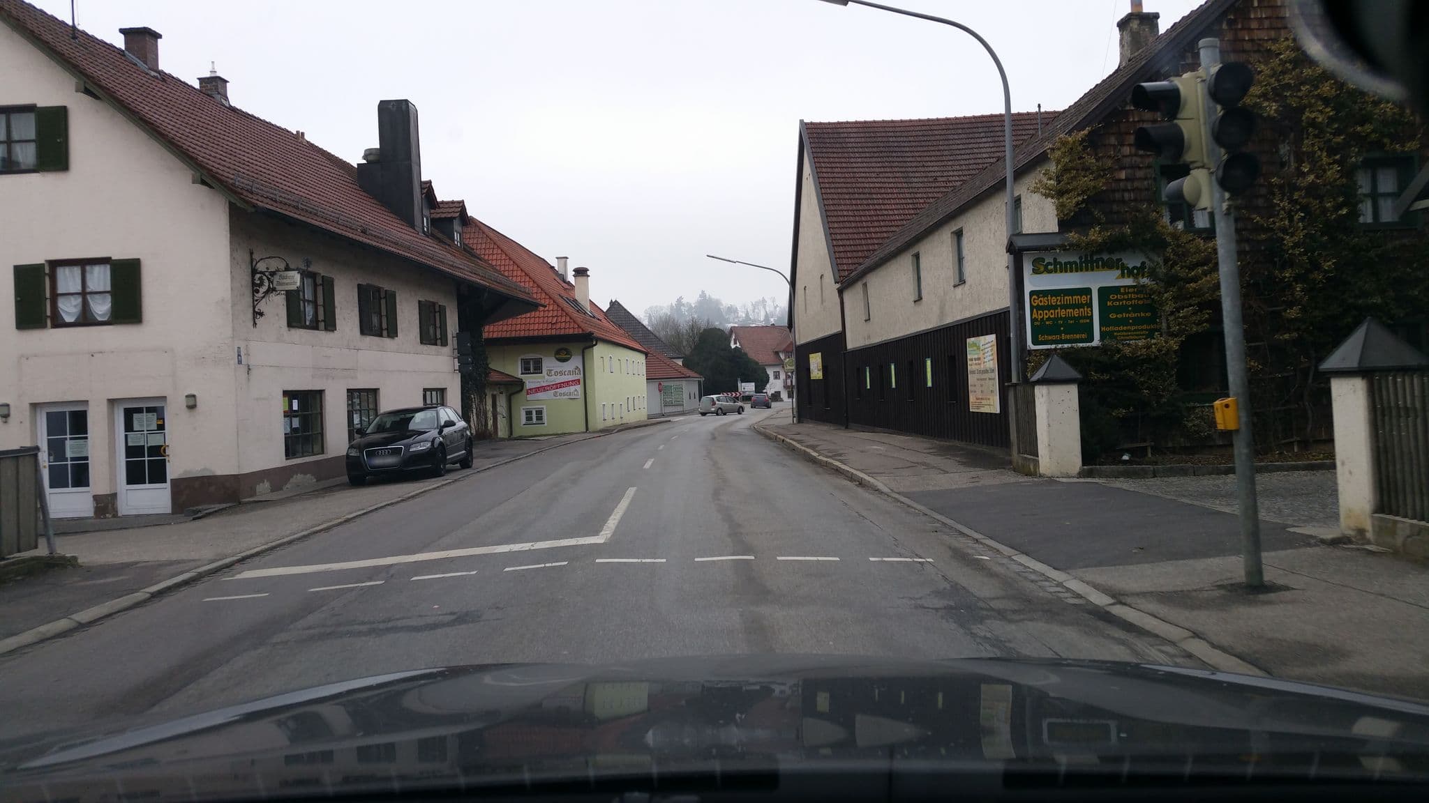 Street view near Schwarz H. Land und Forst Gästezimmer, Landshut — © czmrtn (CC BY-SA · Mapillary)