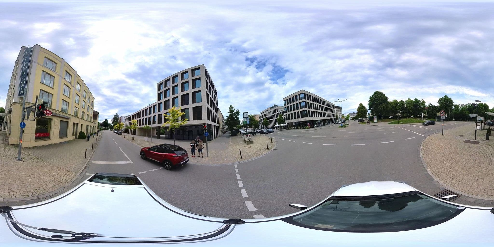 Street view near Hotel Glöcklhofer - Burghausen, Burghausen — © osmplus_org (CC BY-SA · Mapillary)