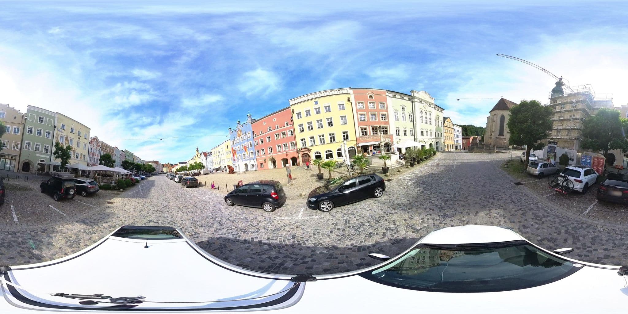 Street view near Altstadthotels Familie Mitterer GmbH, Burghausen — © osmplus_org (CC BY-SA · Mapillary)