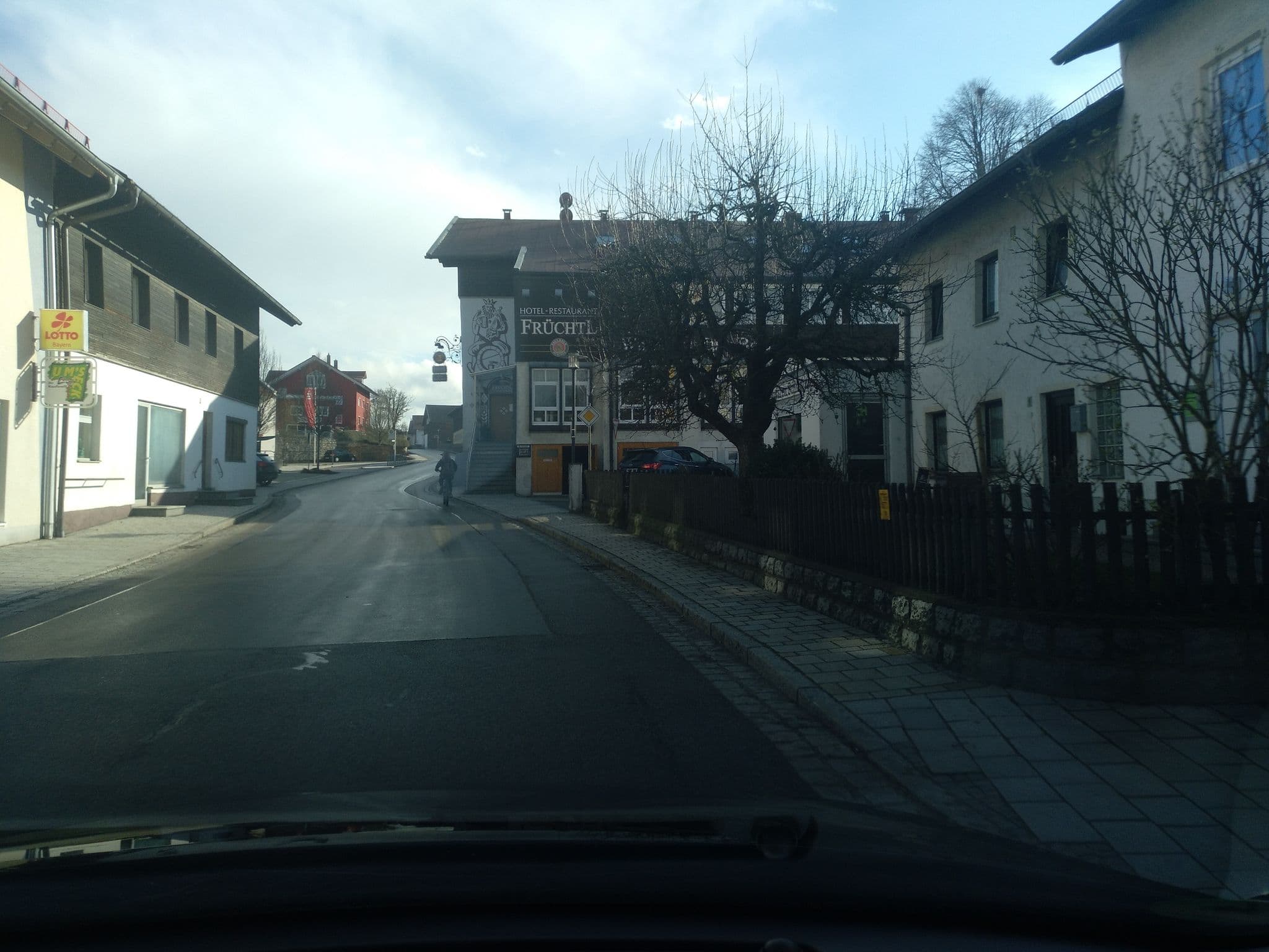 Street view near Ferienwohnung Penzkofer, Zandt — © martinthemapper (CC BY-SA · Mapillary)