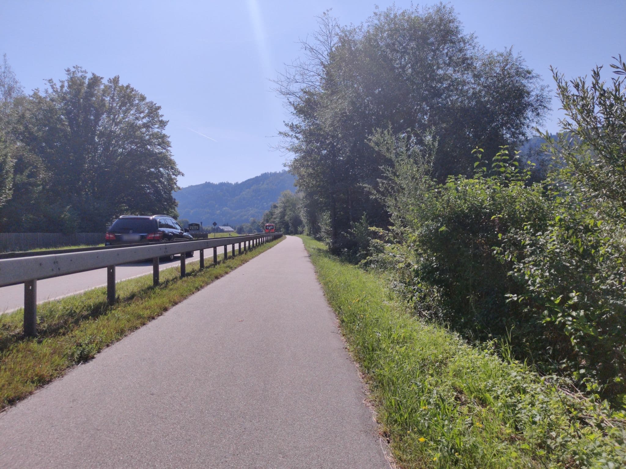 Street view near Hotel Zum Edlhof, Obernzell — © aceini (CC BY-SA · Mapillary)