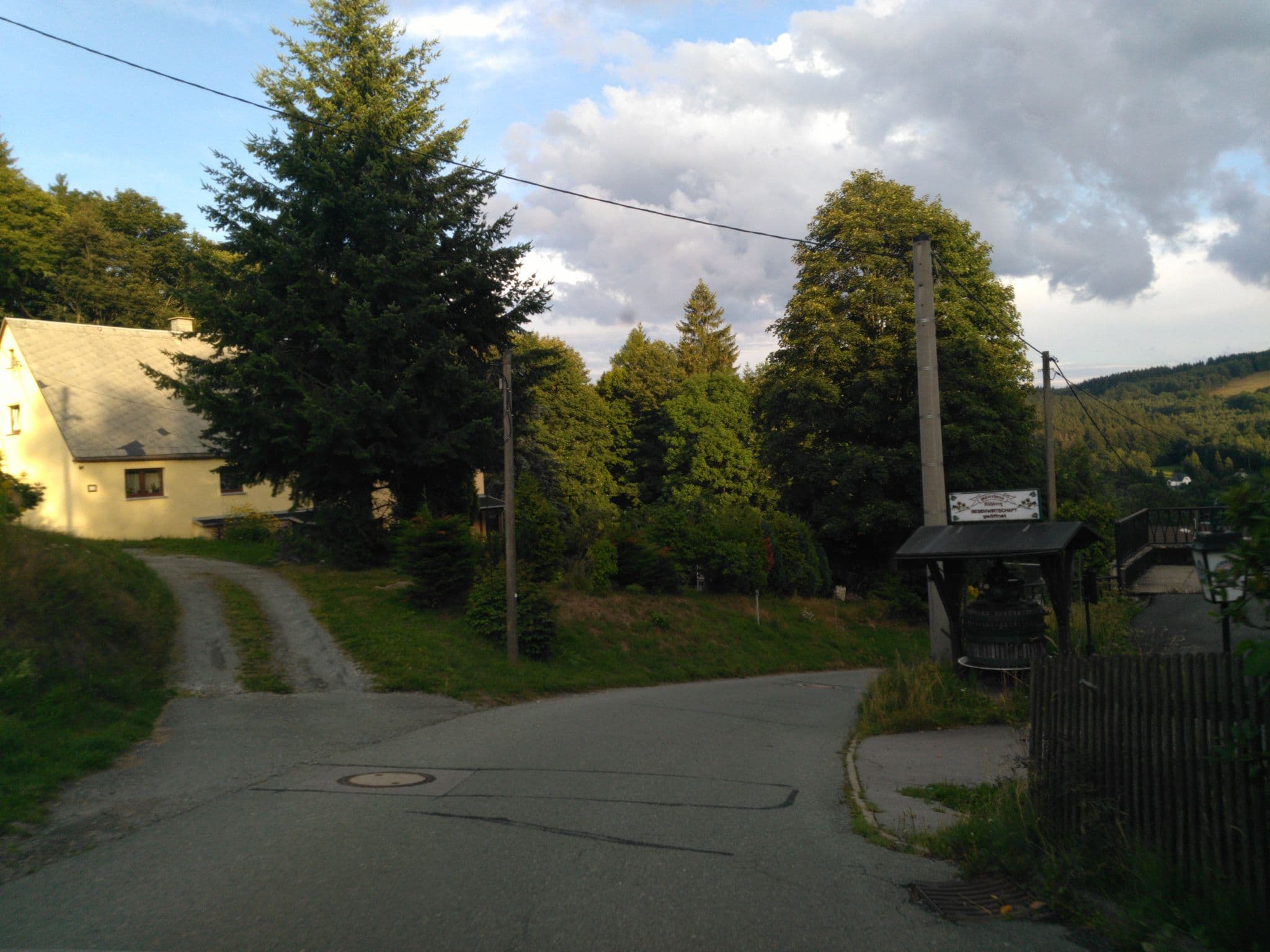Street view near Gästehaus Kühberg, Bärenstein — © maikm (CC BY-SA · Mapillary)