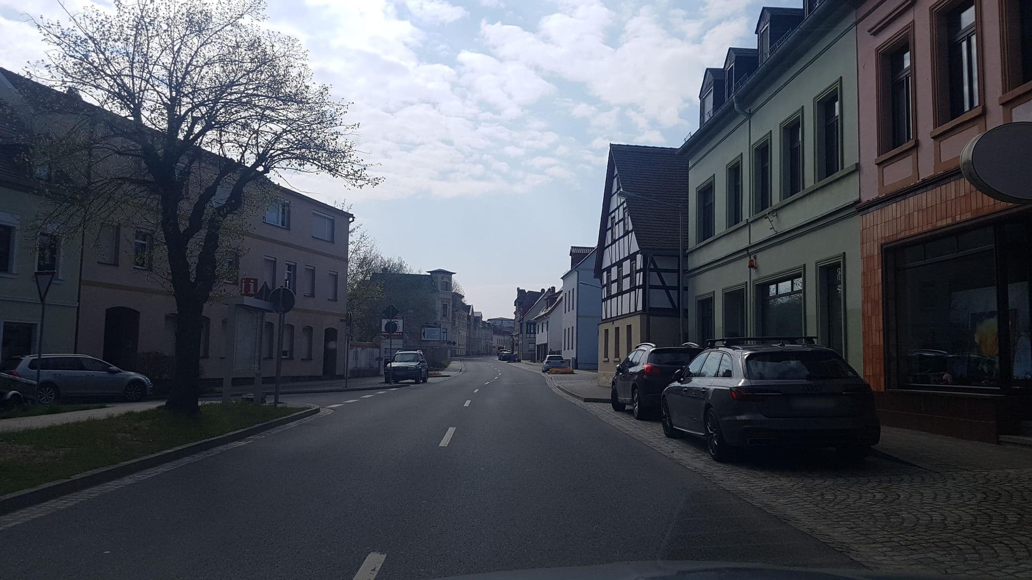 Street view near Pension Meerane Pension, Meerane — © dsmm (CC BY-SA · Mapillary)