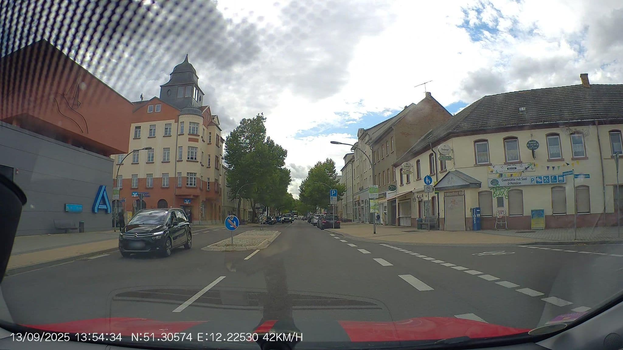 Street view near Filmriss Markranstädt "Gaststätte mit Saal & Pension", Markranstädt — © AR88 (CC BY-SA · Mapillary)