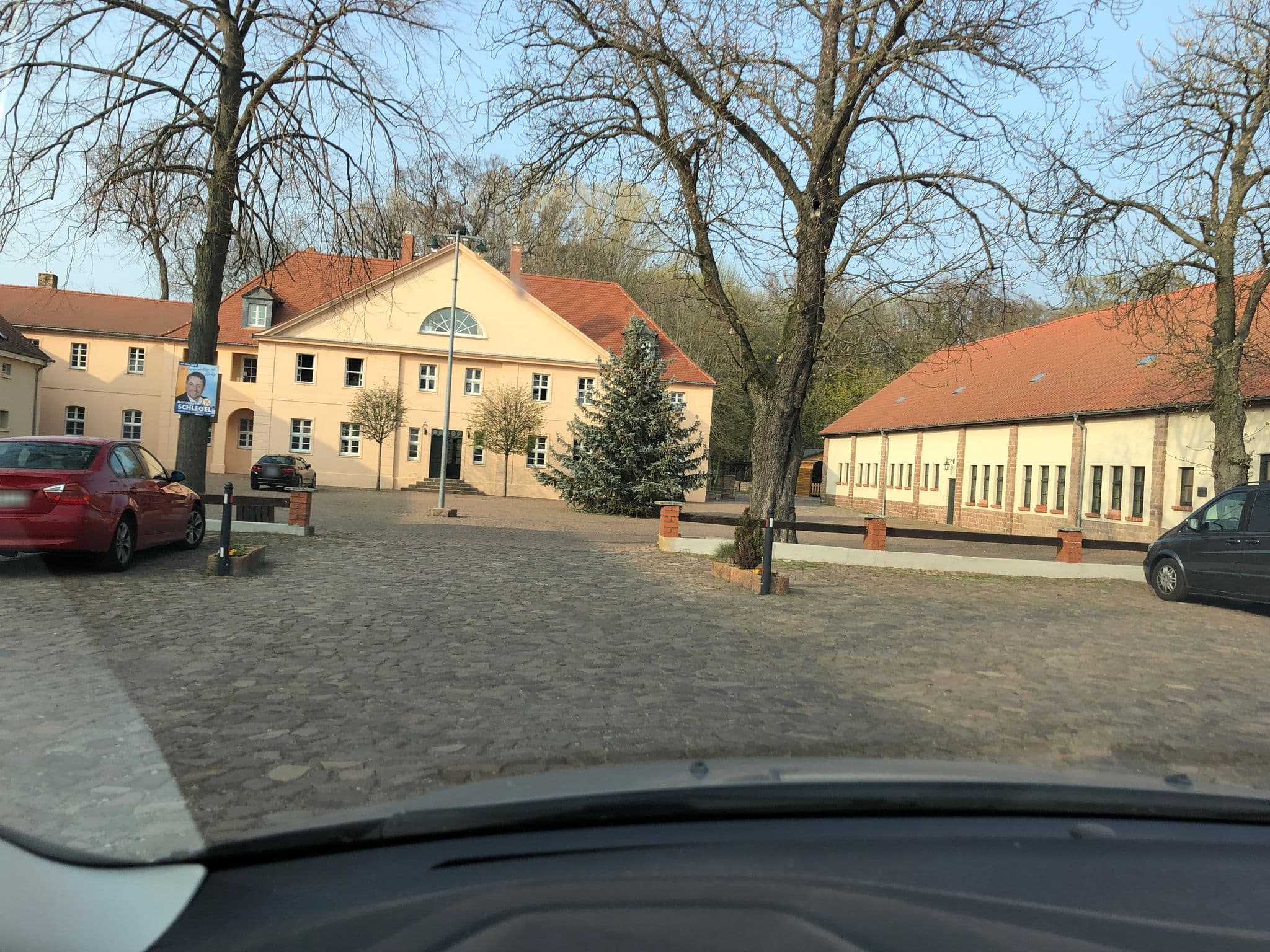 Street view near Gut Mößlitz, Zörbig — © bejotel (CC BY-SA · Mapillary)