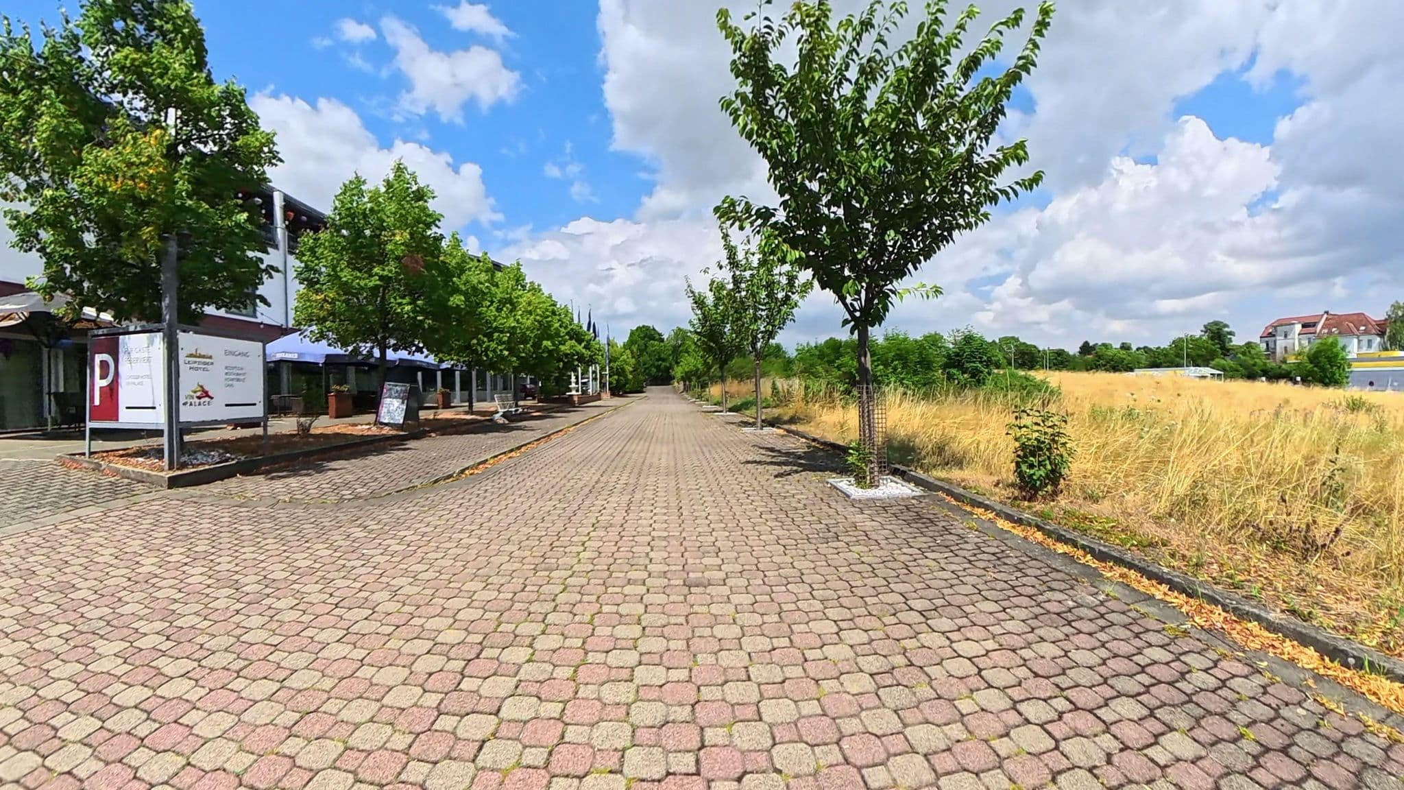 Street view near Hotel Zur Grünen Aue, Schkeuditz — © AR88 (CC BY-SA · Mapillary)