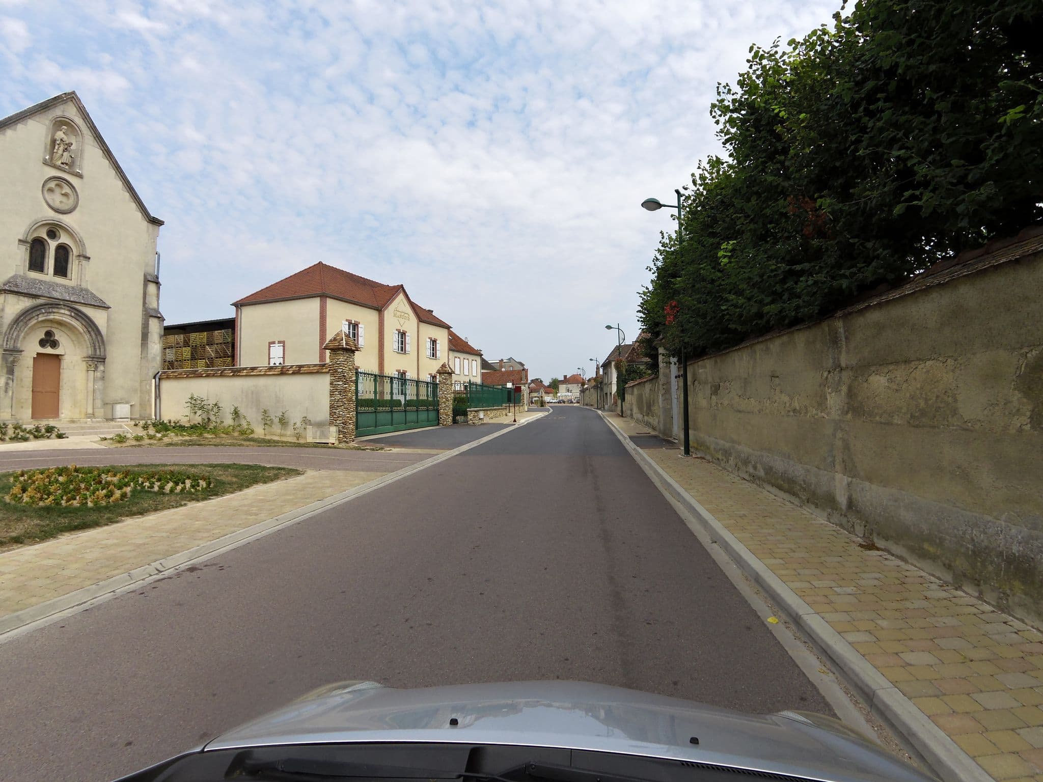 Street view near Maison «Les Aulnois», Pierry — © zors1843 (CC BY-SA · Mapillary)