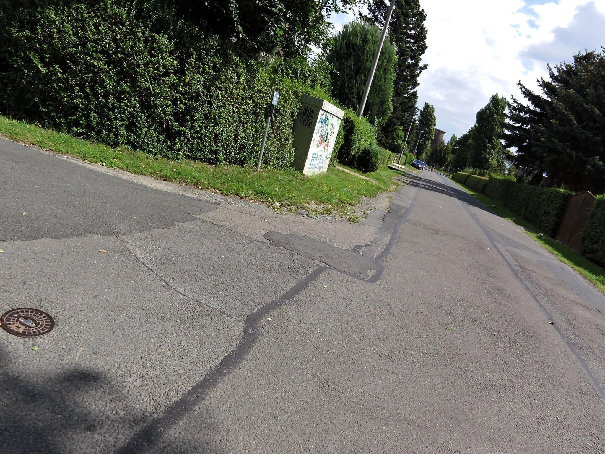 Street view near Pension Zur Neuen Messe, Gohlis — © zoegglmeyr (CC BY-SA · Mapillary)