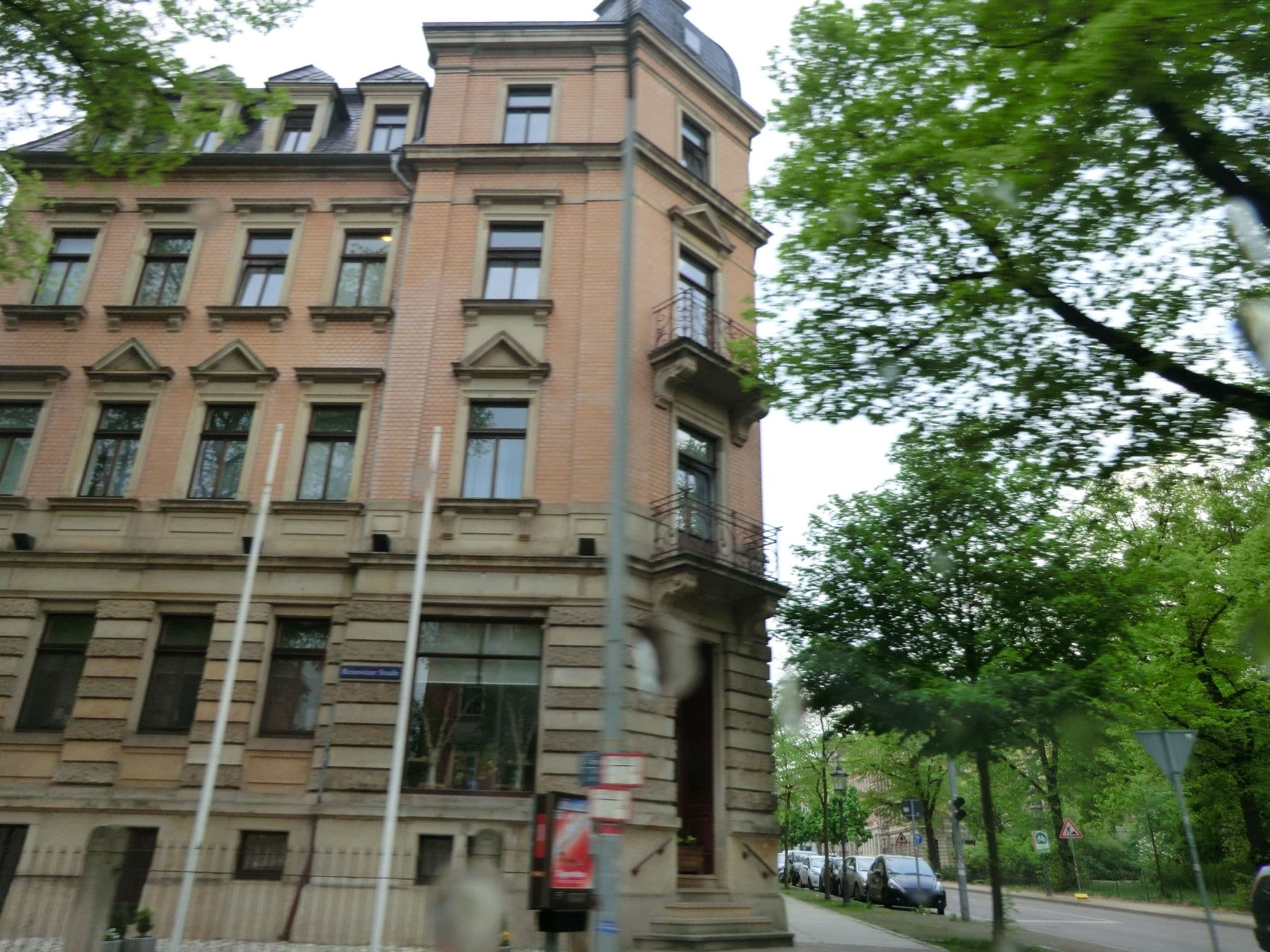 Street view near Hotel Am Bonhoefferplatz, Löbtau — © ubahnverleih (CC BY-SA · Mapillary)