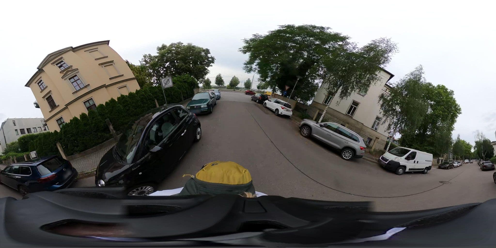 Street view near L'apparte Waldschloesschenblick, Äußere Neustadt — © geowatti (CC BY-SA · Mapillary)