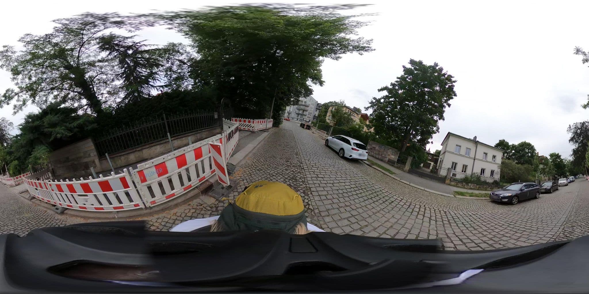 Street view near Gartenhaus Auguste, Äußere Neustadt — © geowatti (CC BY-SA · Mapillary)