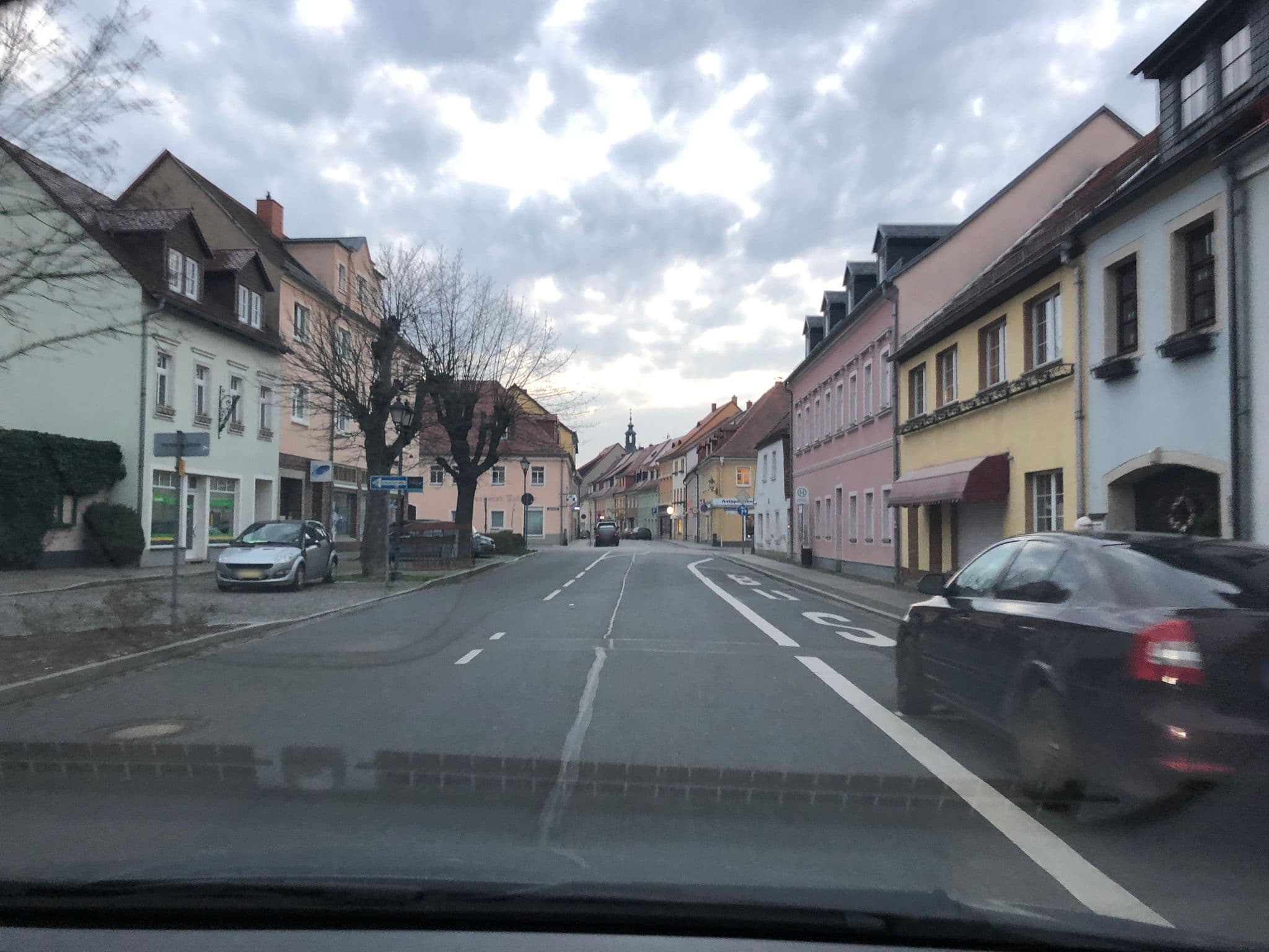 Street view near Zum Fuchsbau, Königsbrück — © bejotel (CC BY-SA · Mapillary)