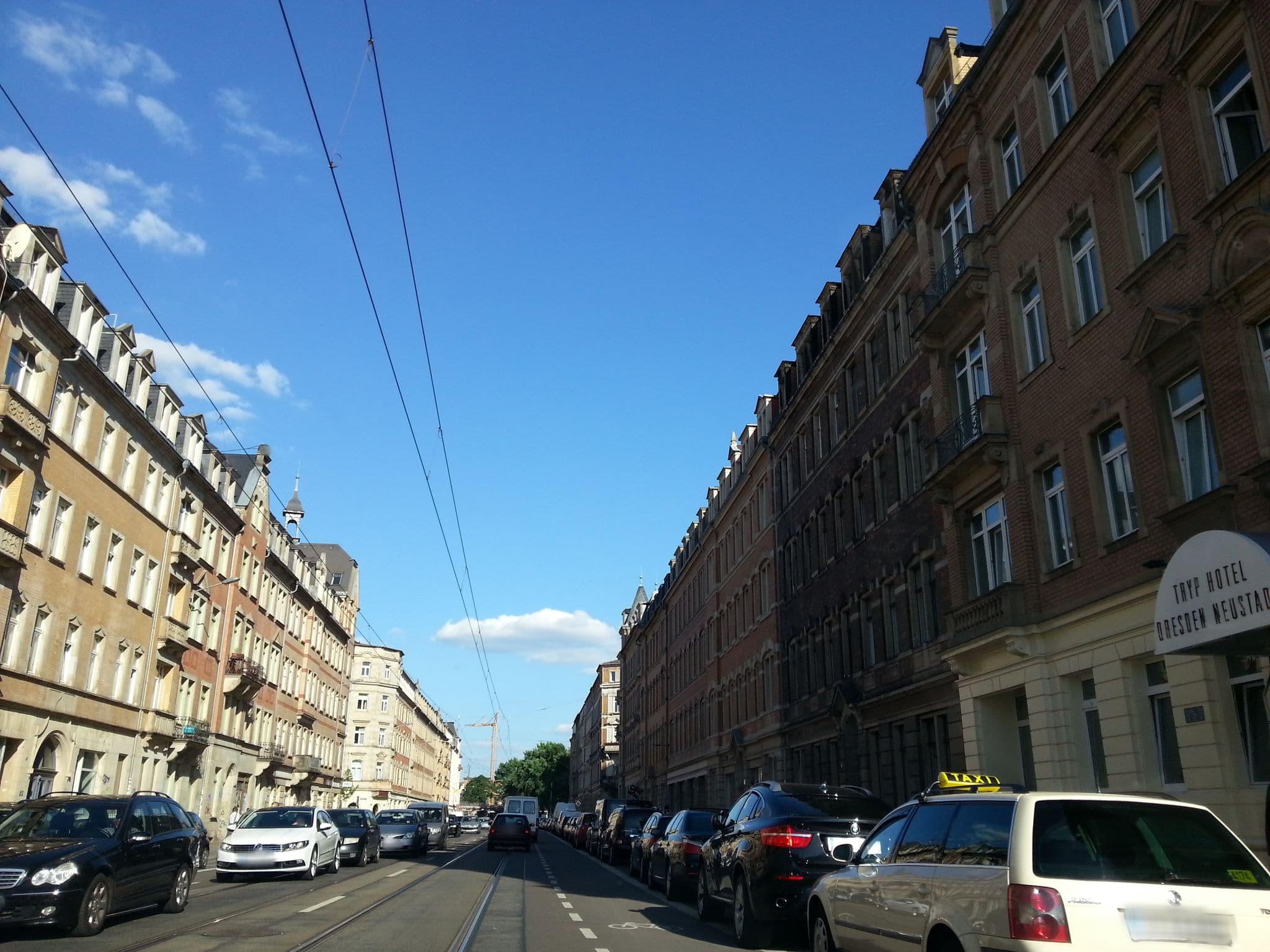 Street view near Tryp by Wyndham Dresden Neustadt, Äußere Neustadt — © emploi (CC BY-SA · Mapillary)