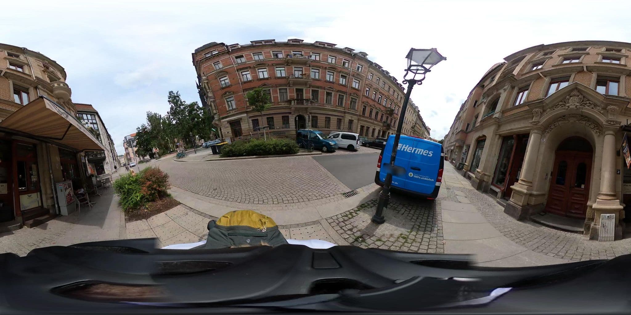 Street view near Tobias Guesthouse, Äußere Neustadt — © geowatti (CC BY-SA · Mapillary)