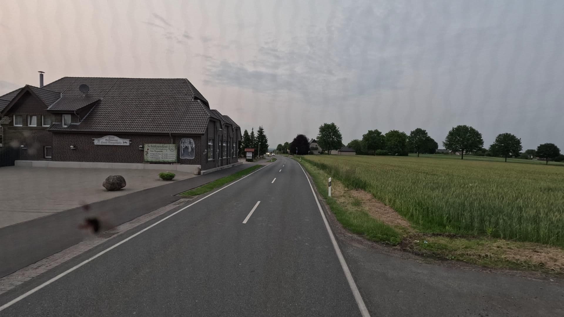 Street view near Hotel Restaurant Bergeshöhe, Mettingen — © bct (CC BY-SA · Mapillary)