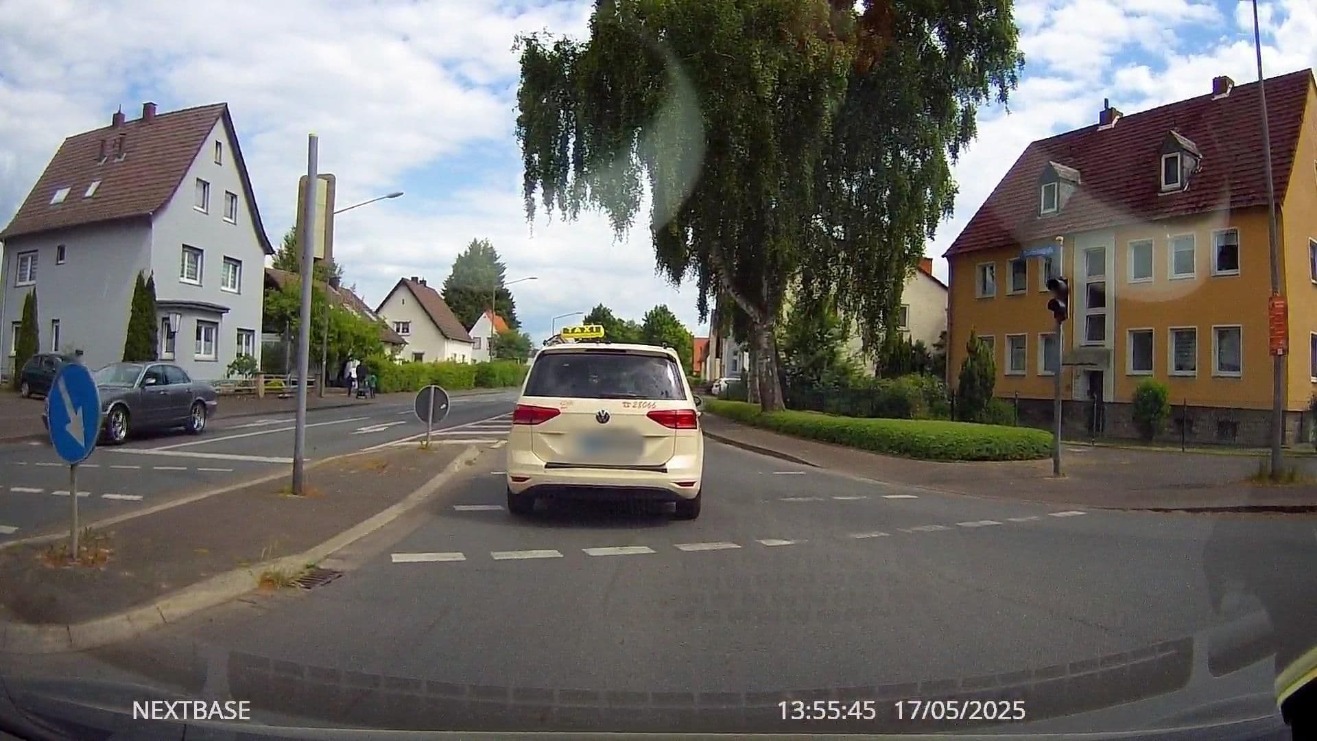 Street view near Haus Amaryllis, Detmold — © derlipper (CC BY-SA · Mapillary)