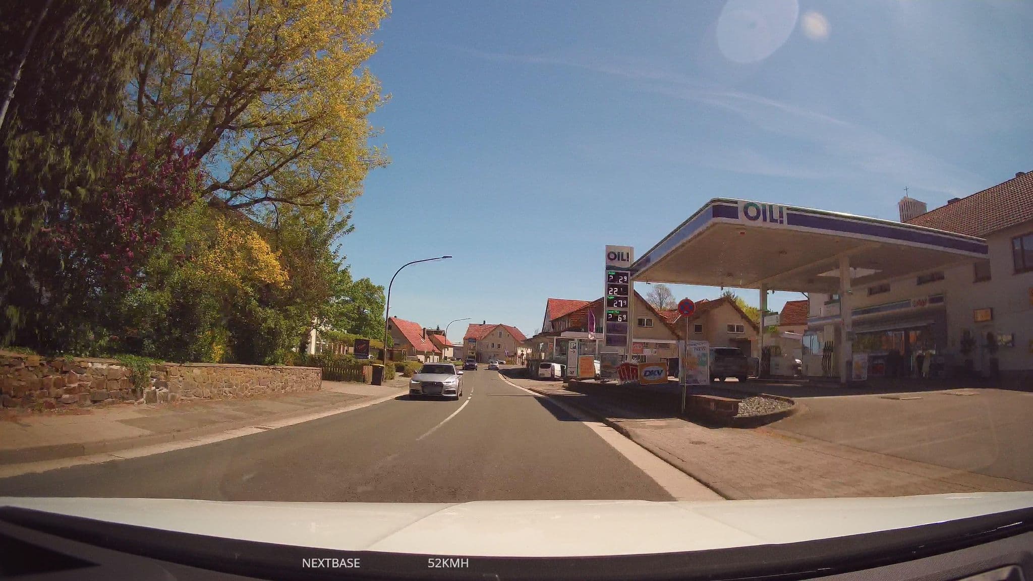 Street view near Pension OIL! INN, Hüllhorst — © Schmarvis (CC BY-SA · Mapillary)
