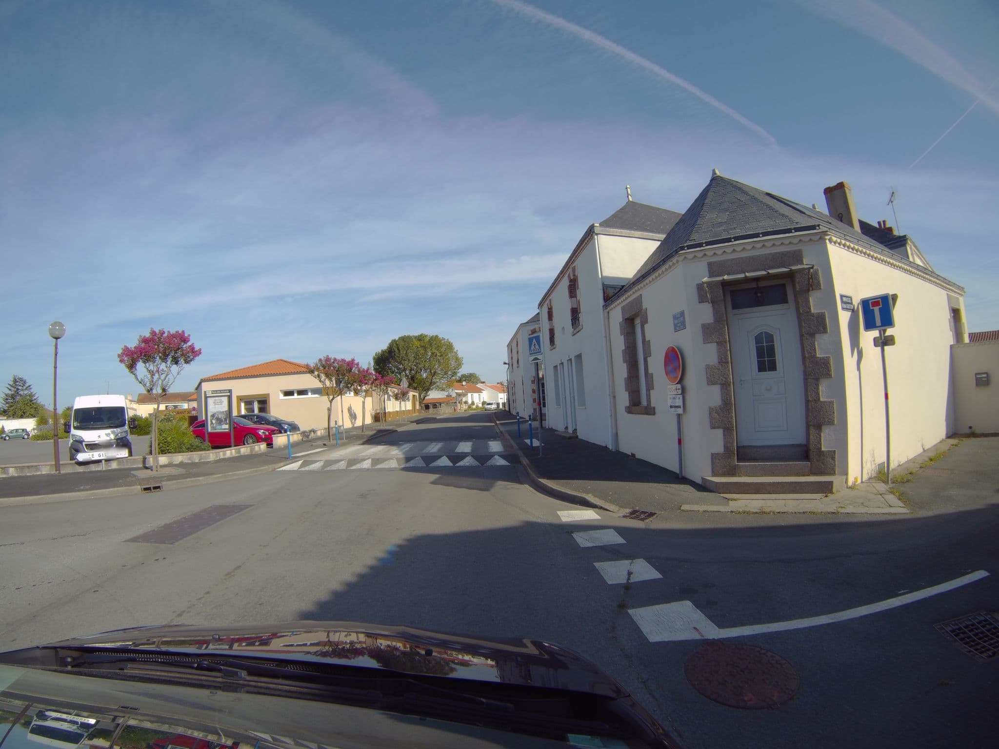 Street view near La Nieultière, Nieul-le-Dolent — © stephanep (CC BY-SA · Mapillary)