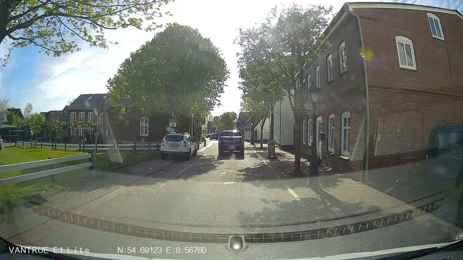 Street view near Stadtwohnung 6, Wyk auf Föhr — © Hightower- (CC BY-SA · Mapillary)