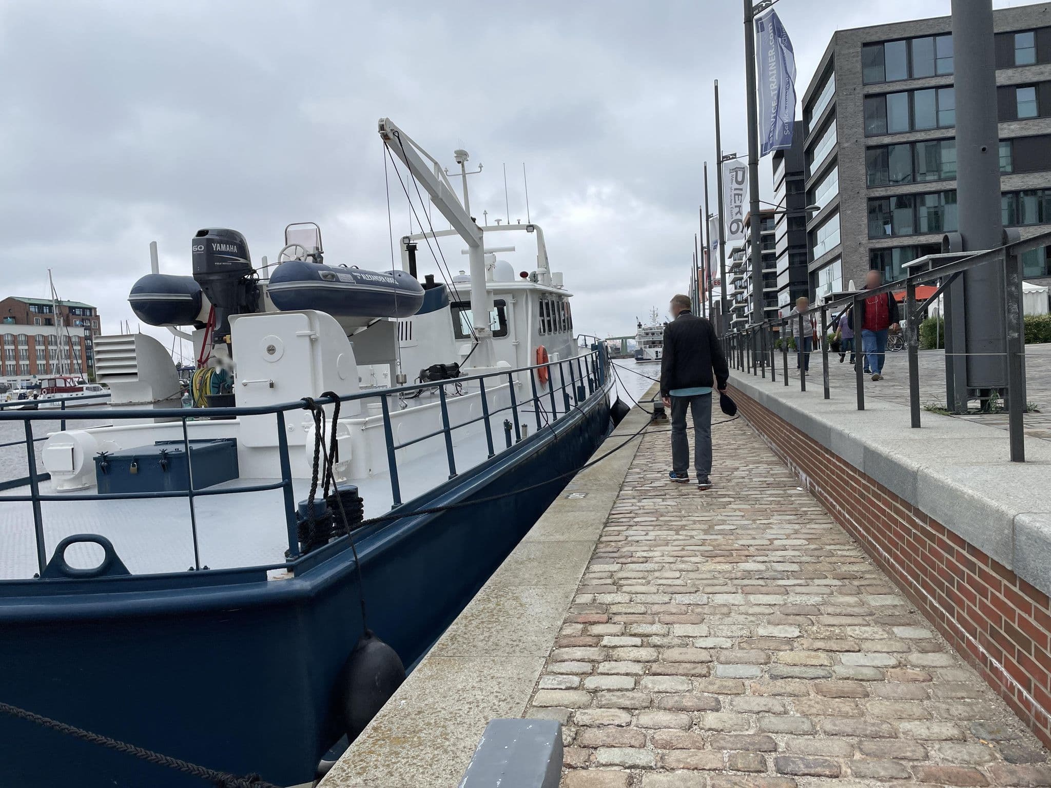 Street view near B&B Hotel Bremerhaven, Bremerhaven — © buschjost (CC BY-SA · Mapillary)