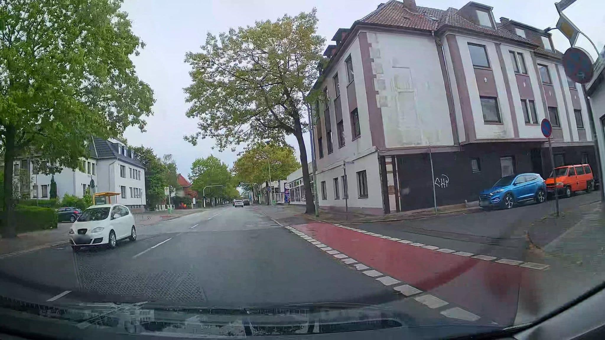 Street view near Weser Hotel, Schiffdorf — © StefanS79 (CC BY-SA · Mapillary)