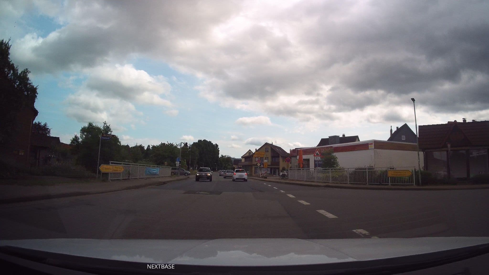 Street view near Landgasthaus Hoffmeister, Hehlen — © Schmarvis (CC BY-SA · Mapillary)