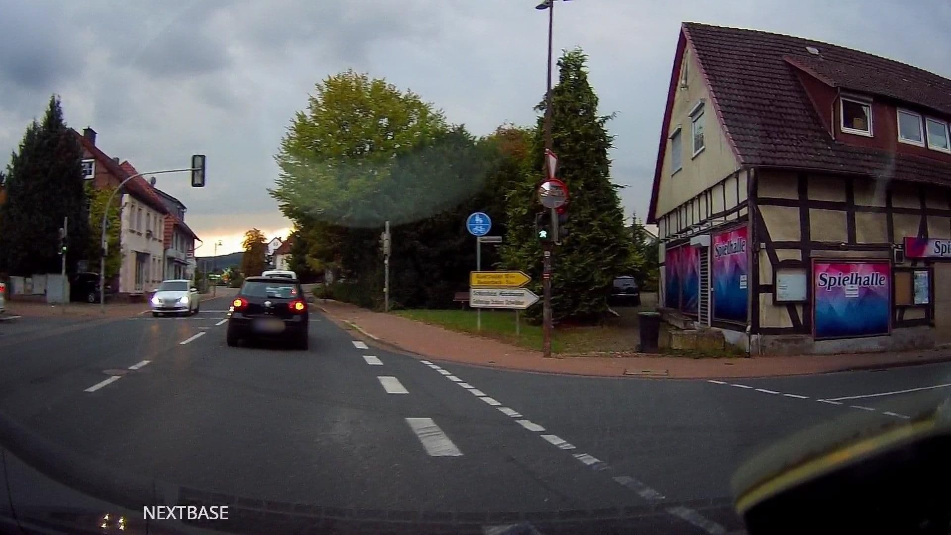 Street view near Philoxenia, Aerzen — © derlipper (CC BY-SA · Mapillary)