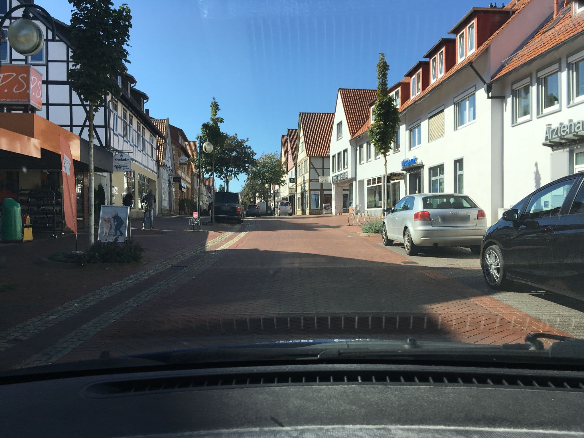 Street view near Zum Grafen Hellermunt, Springe — © hotteliene (CC BY-SA · Mapillary)
