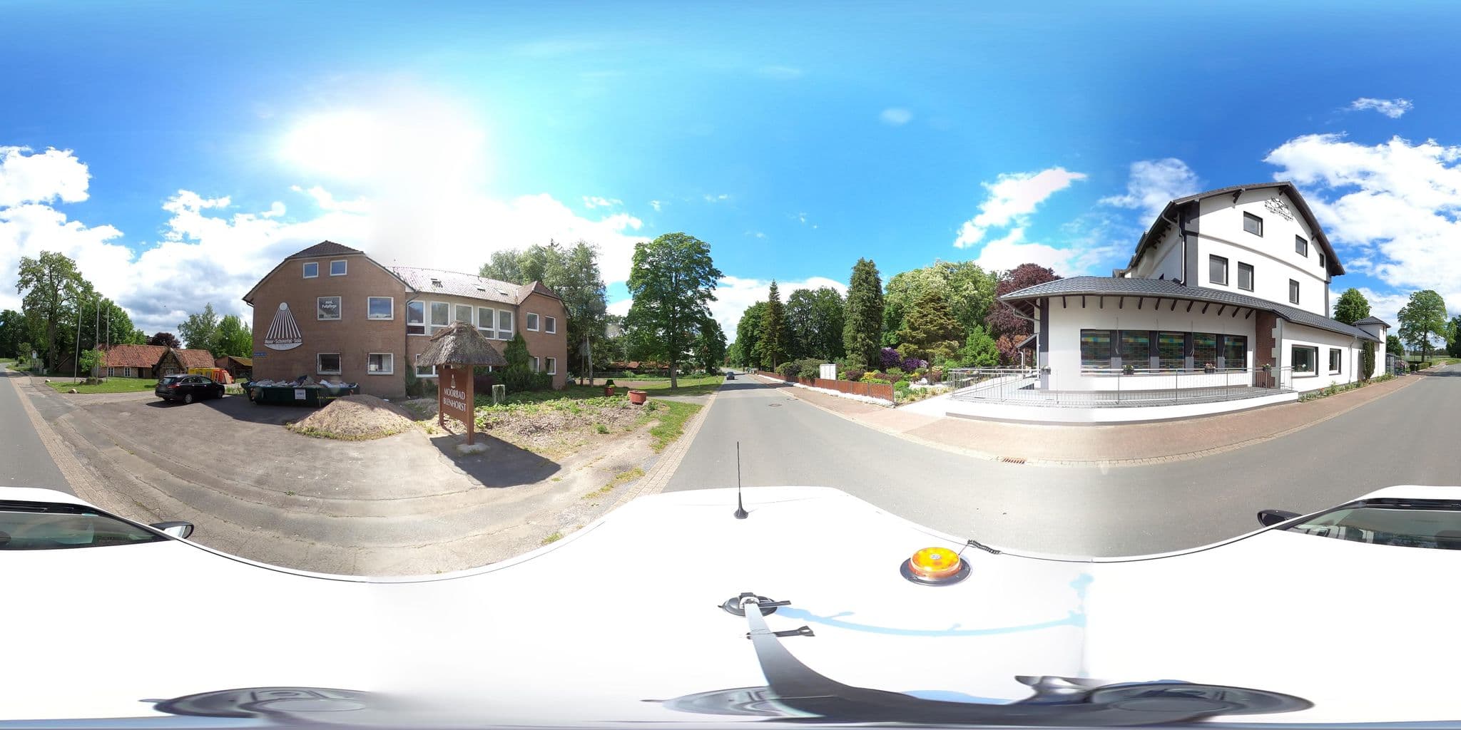 Street view near Kurhaus Bad Blenhorst, Balge — © weseraue2022 (CC BY-SA · Mapillary)