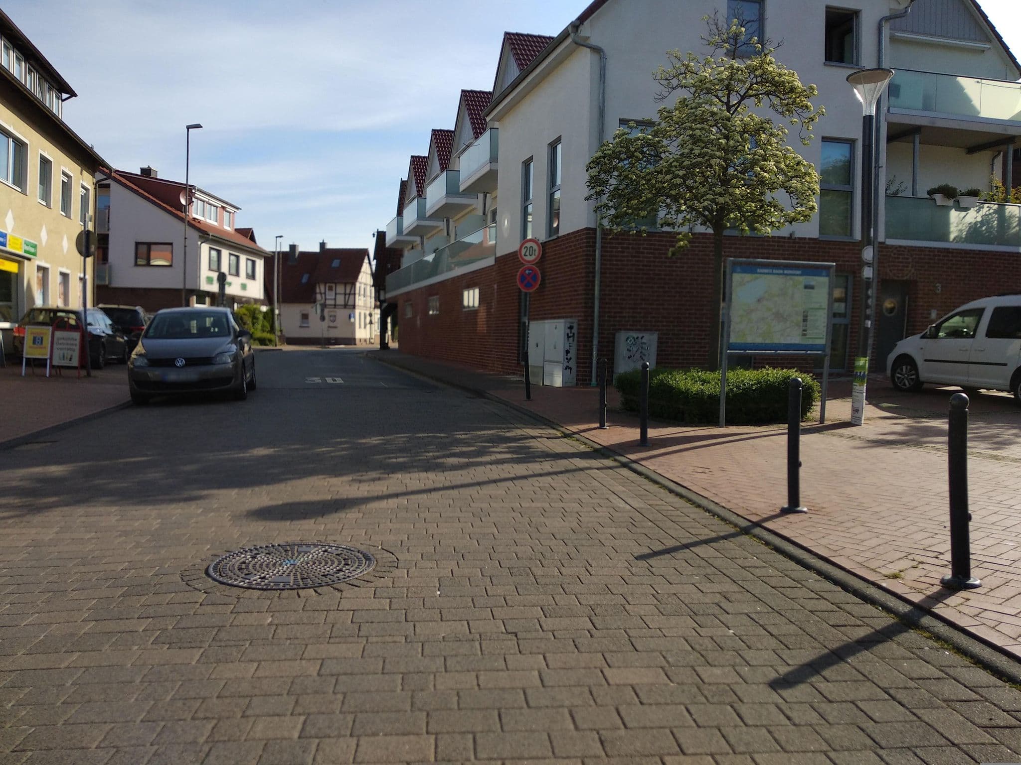 Street view near Hotel Ingrid, Hagenburg — © steinm (CC BY-SA · Mapillary)
