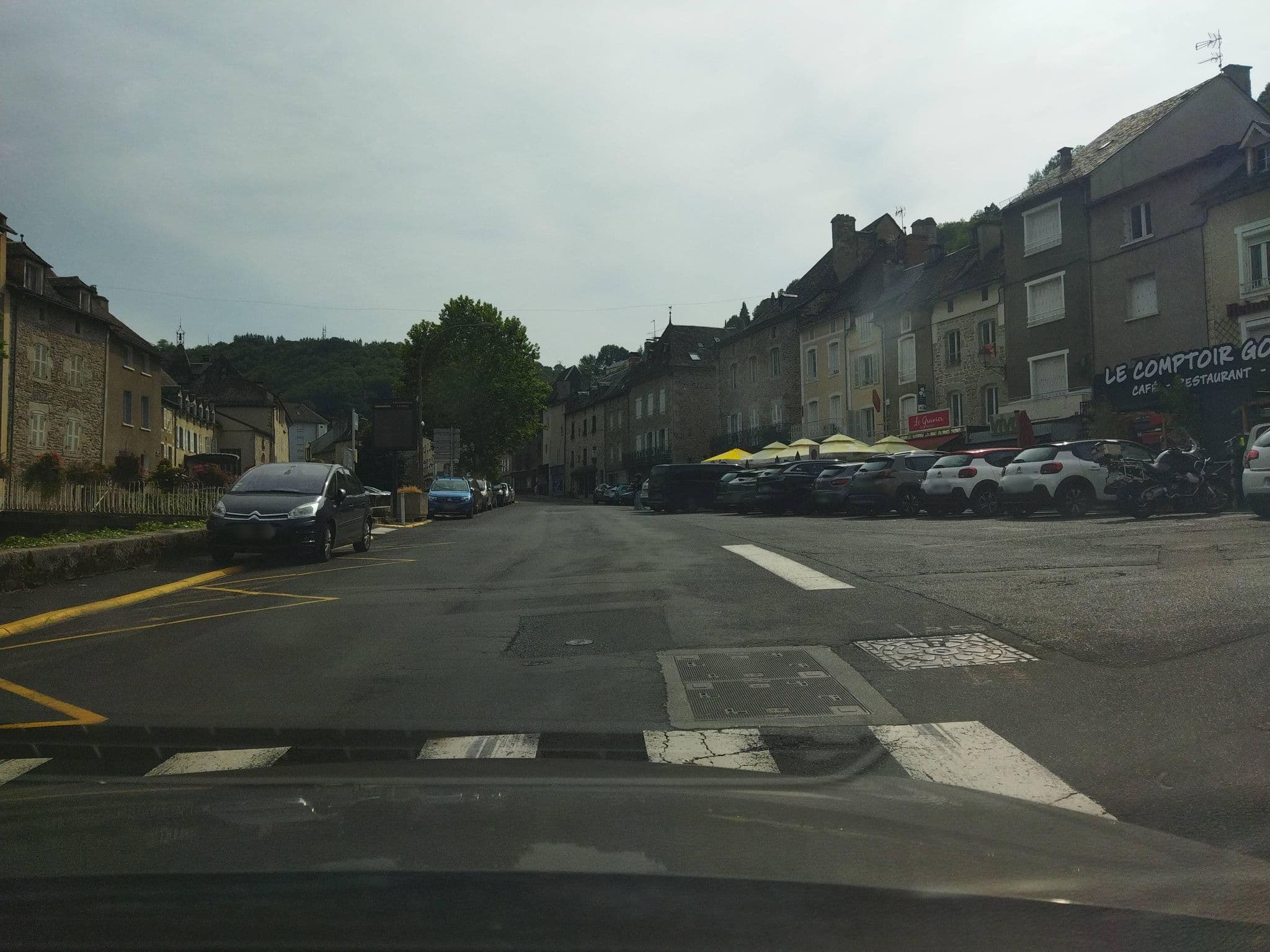Street view near Arev Hôtel, Chaudes-Aigues — © QLFM (CC BY-SA · Mapillary)
